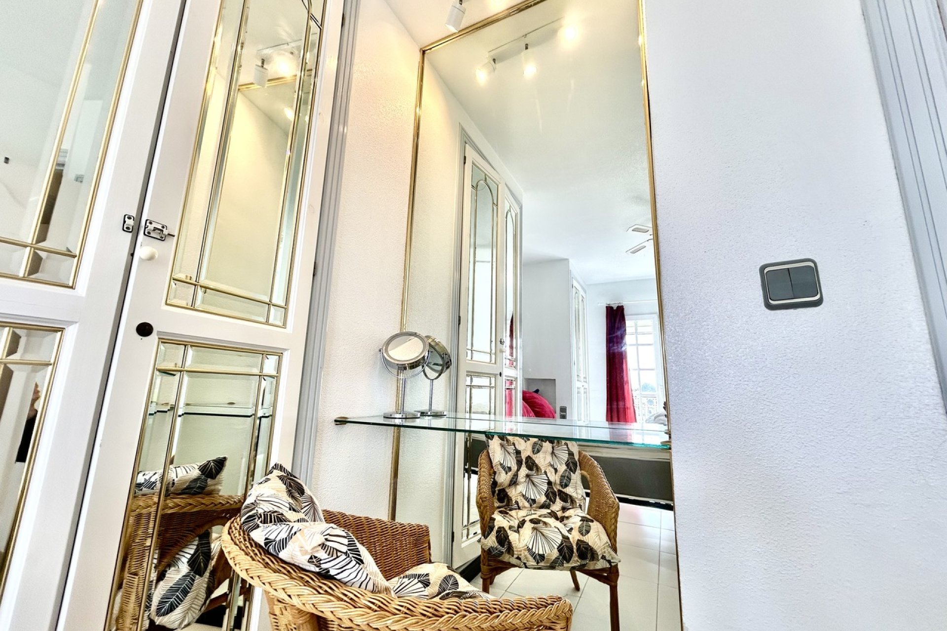 Resale - Apartment / Flat * - Los Altos *