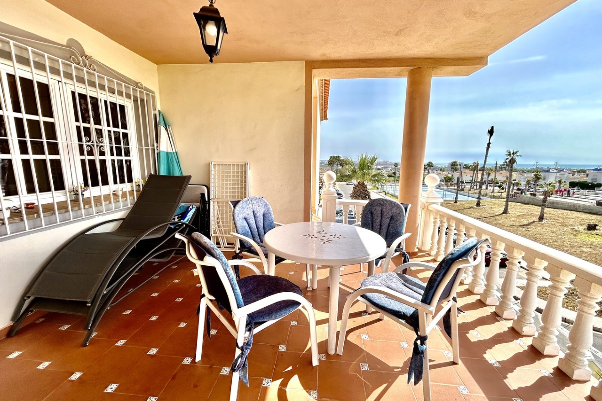 Resale - Apartment / Flat * - Los Altos *
