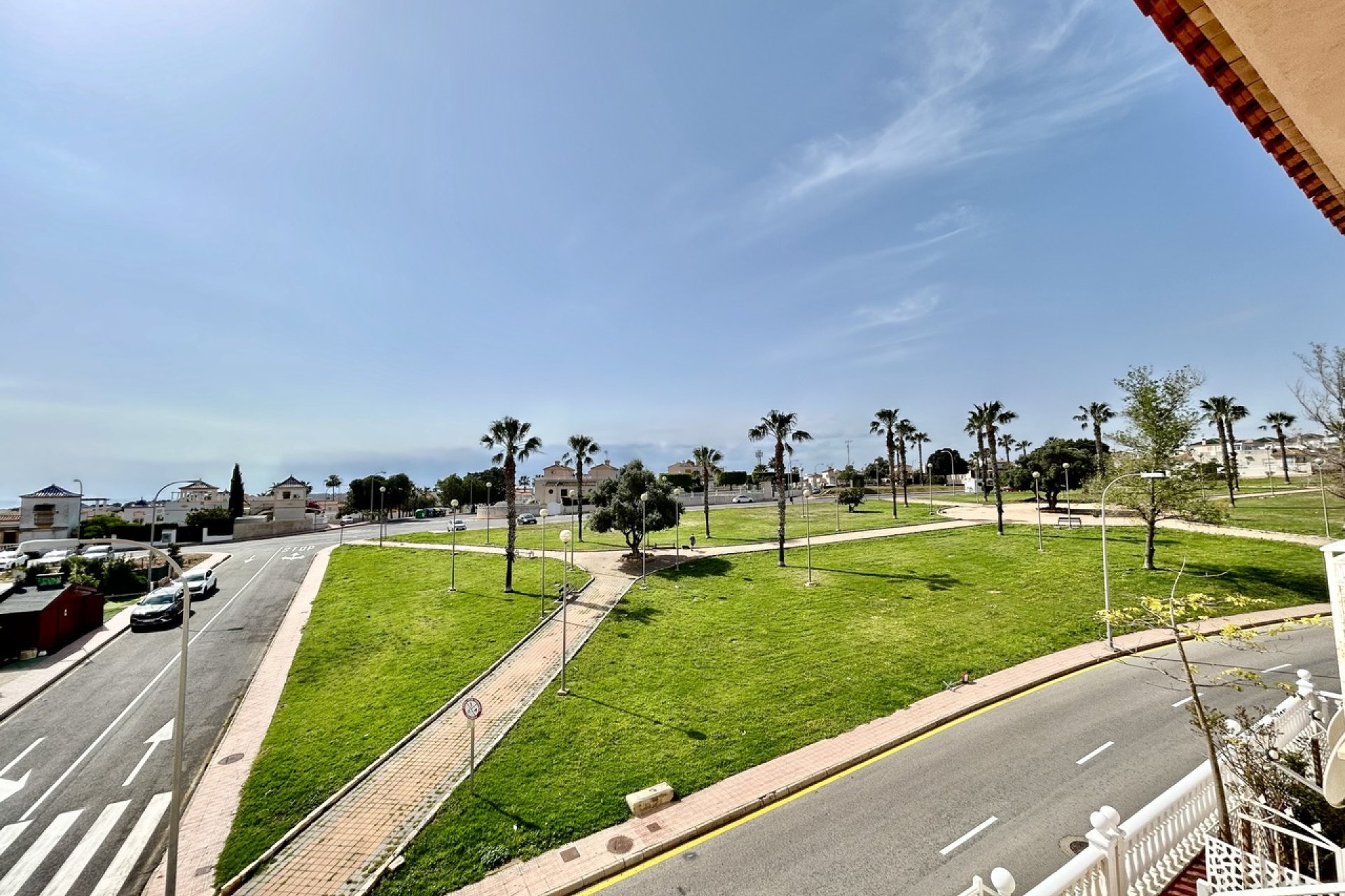 Resale - Apartment / Flat * - Los Altos *