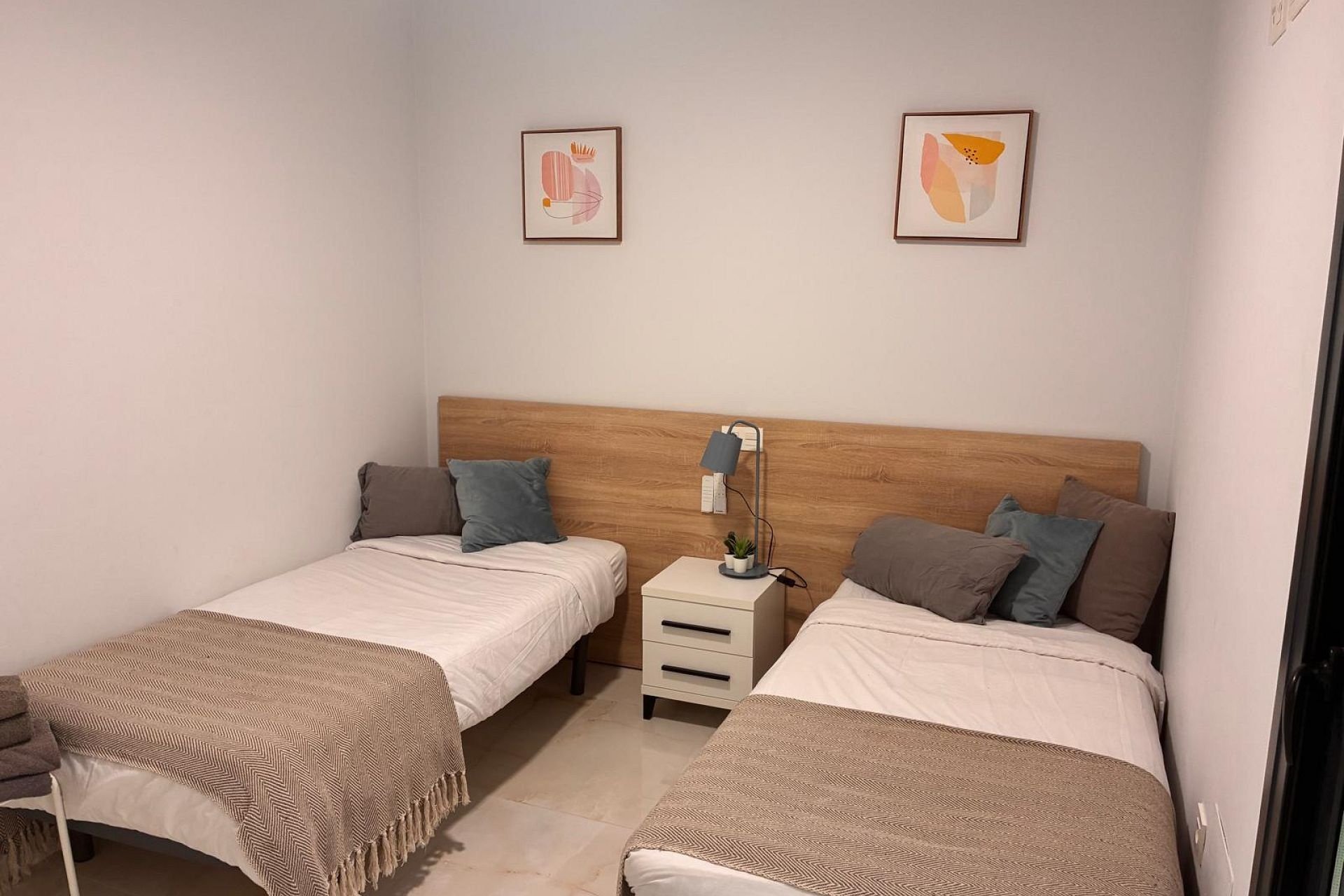 Resale - Apartment / Flat * - Los Altos *
