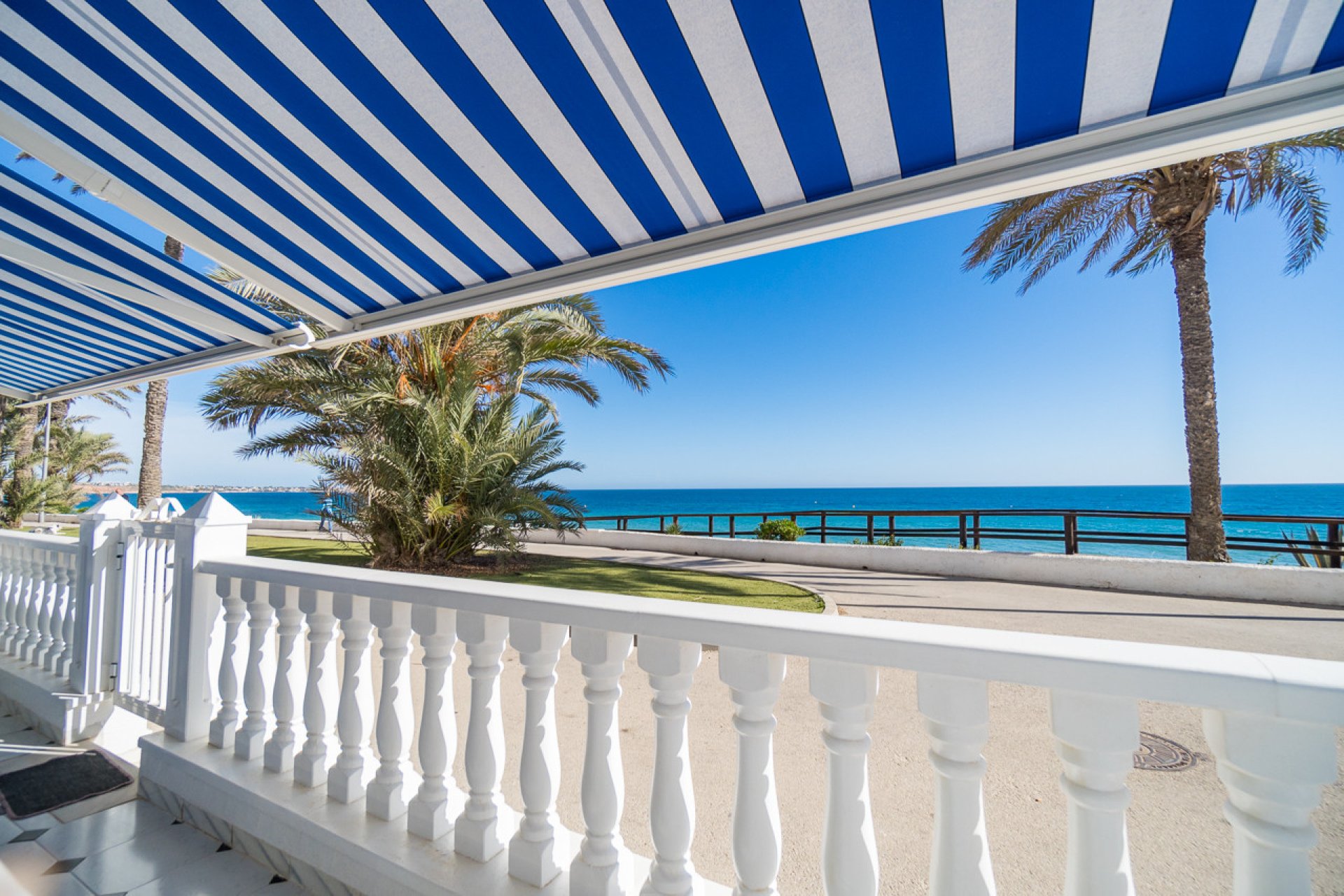 Resale - Apartment / flat - Mil Palmeras - Beach