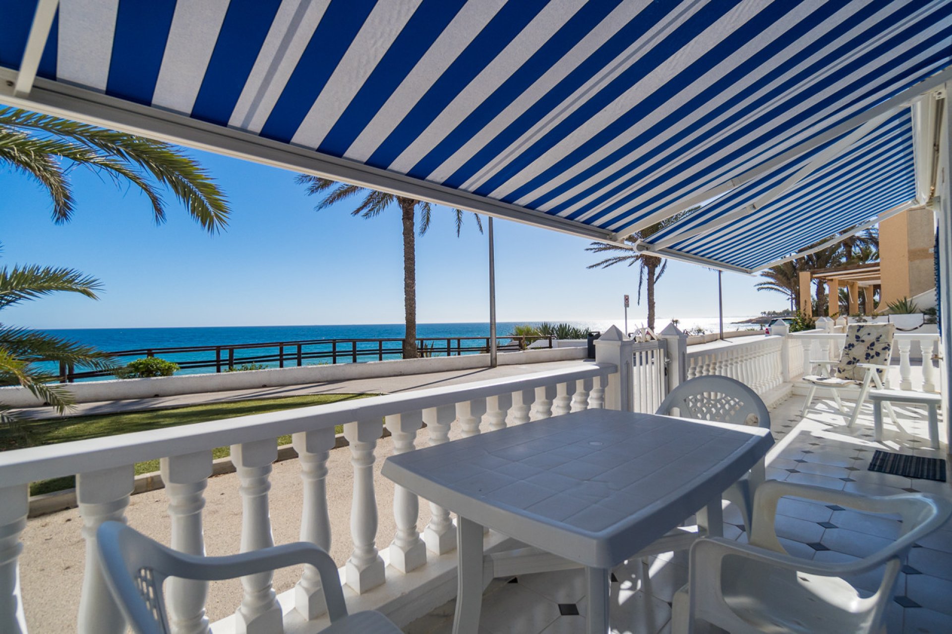 Resale - Apartment / flat - Mil Palmeras - Beach