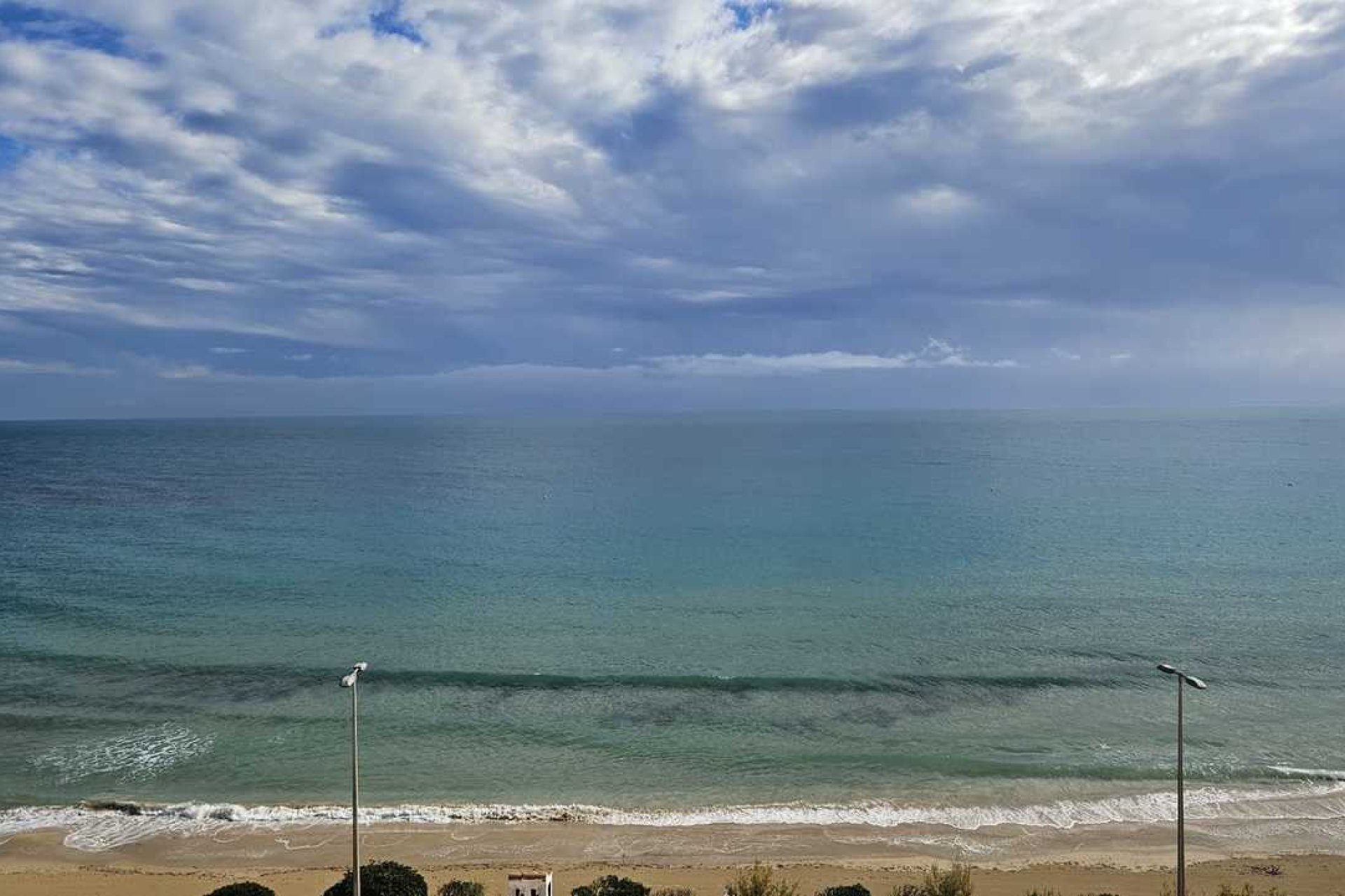 Resale - Apartment / Flat * - Mil Palmeras *