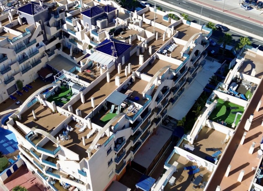 Resale - Apartment / Flat * - Orihuela Costa * - Cabo Roig *
