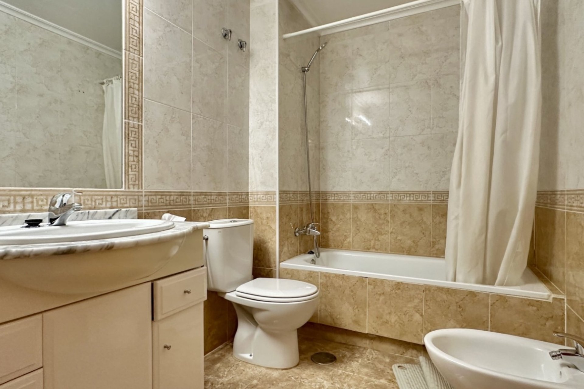 Resale - Apartment / Flat * - Orihuela Costa * - Cabo Roig *