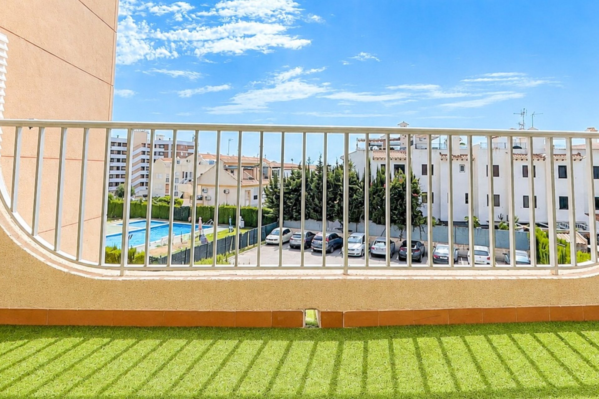 Resale - Apartment / Flat * - Orihuela Costa * - Cabo Roig *
