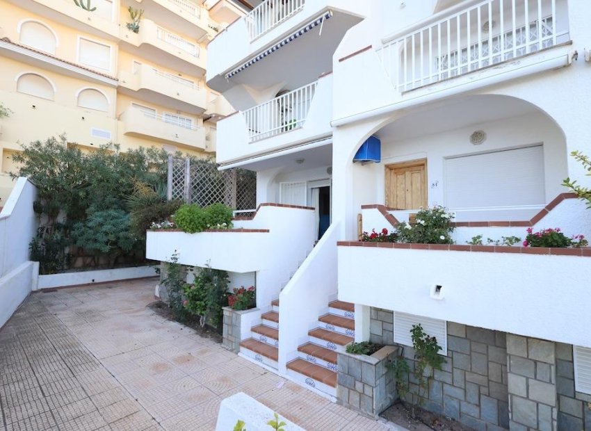Resale - Apartment / Flat * - Orihuela Costa * - Campoamor *