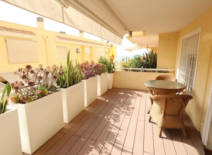 Resale - Apartment / Flat * - Orihuela Costa * - Campoamor *