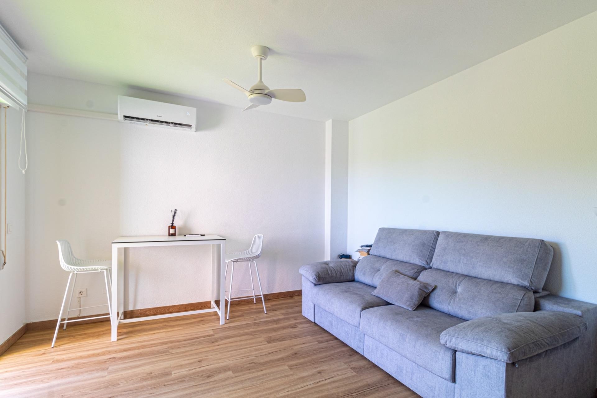 Resale - Apartment / Flat * - Orihuela Costa * - Campoamor *
