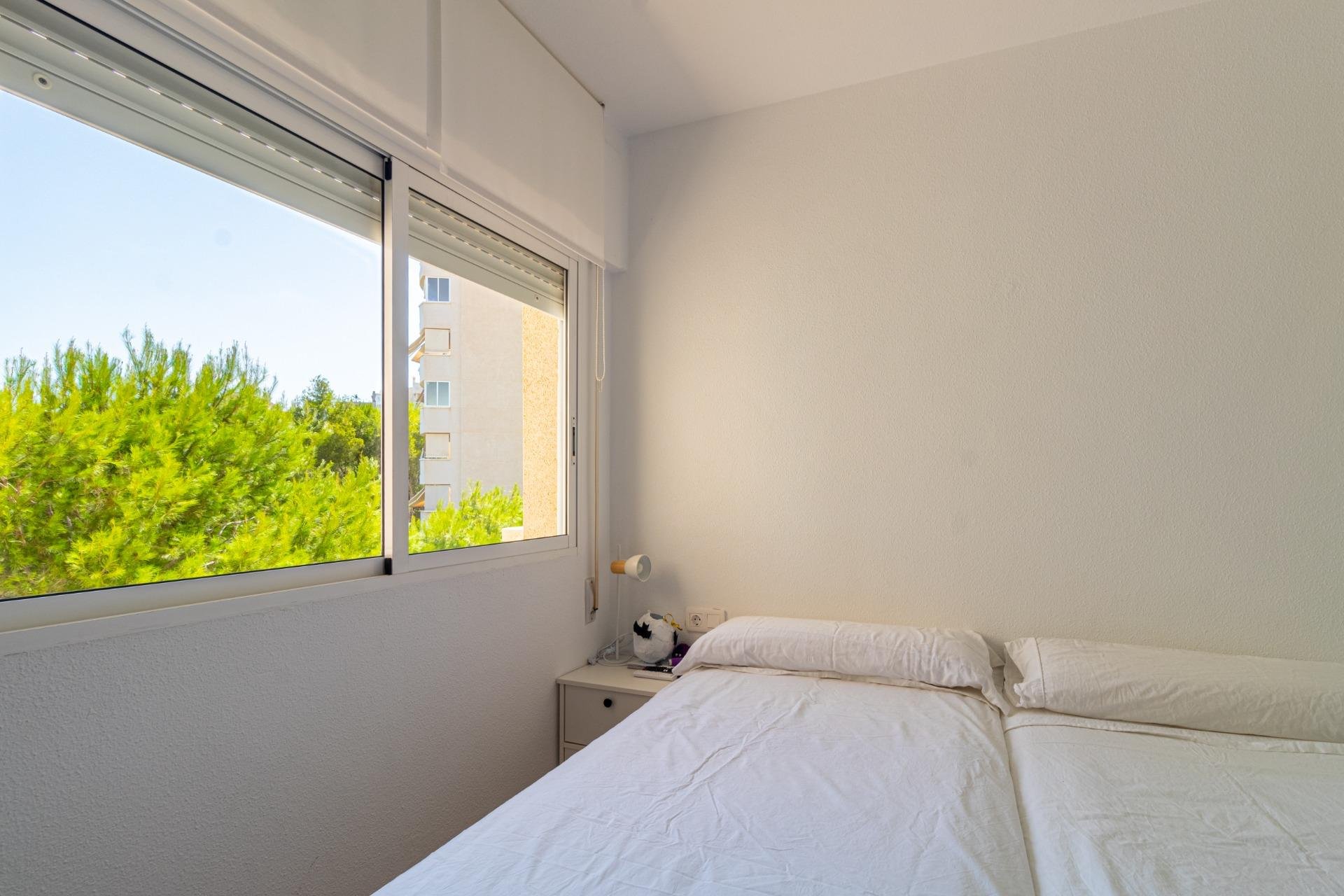 Resale - Apartment / Flat * - Orihuela Costa * - Campoamor *