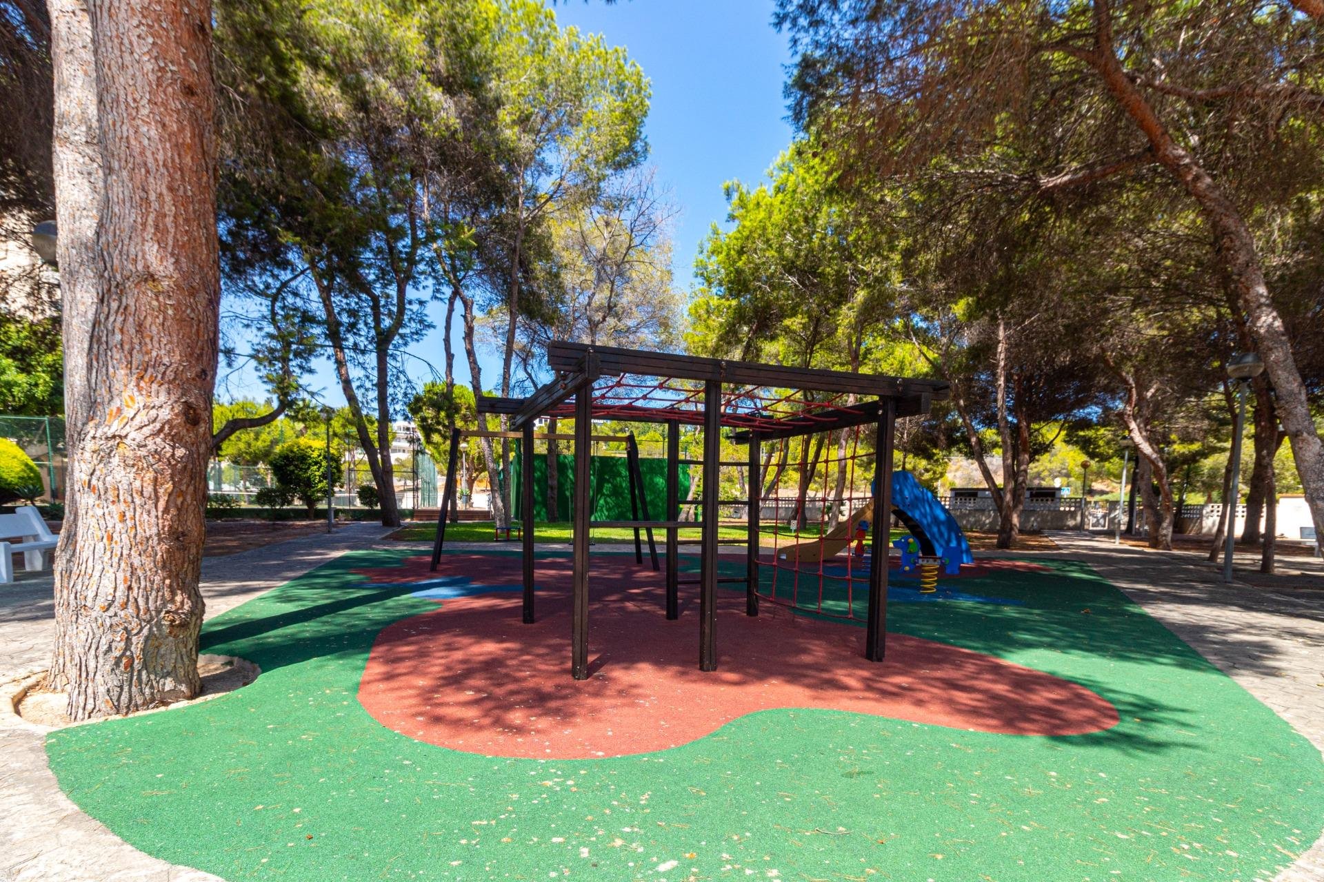 Resale - Apartment / Flat * - Orihuela Costa * - Campoamor *