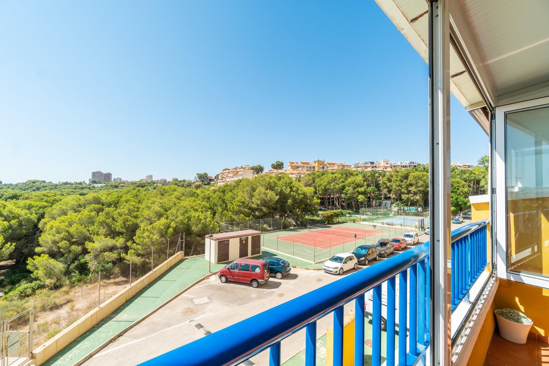 Resale - Apartment / Flat * - Orihuela Costa * - Campoamor *