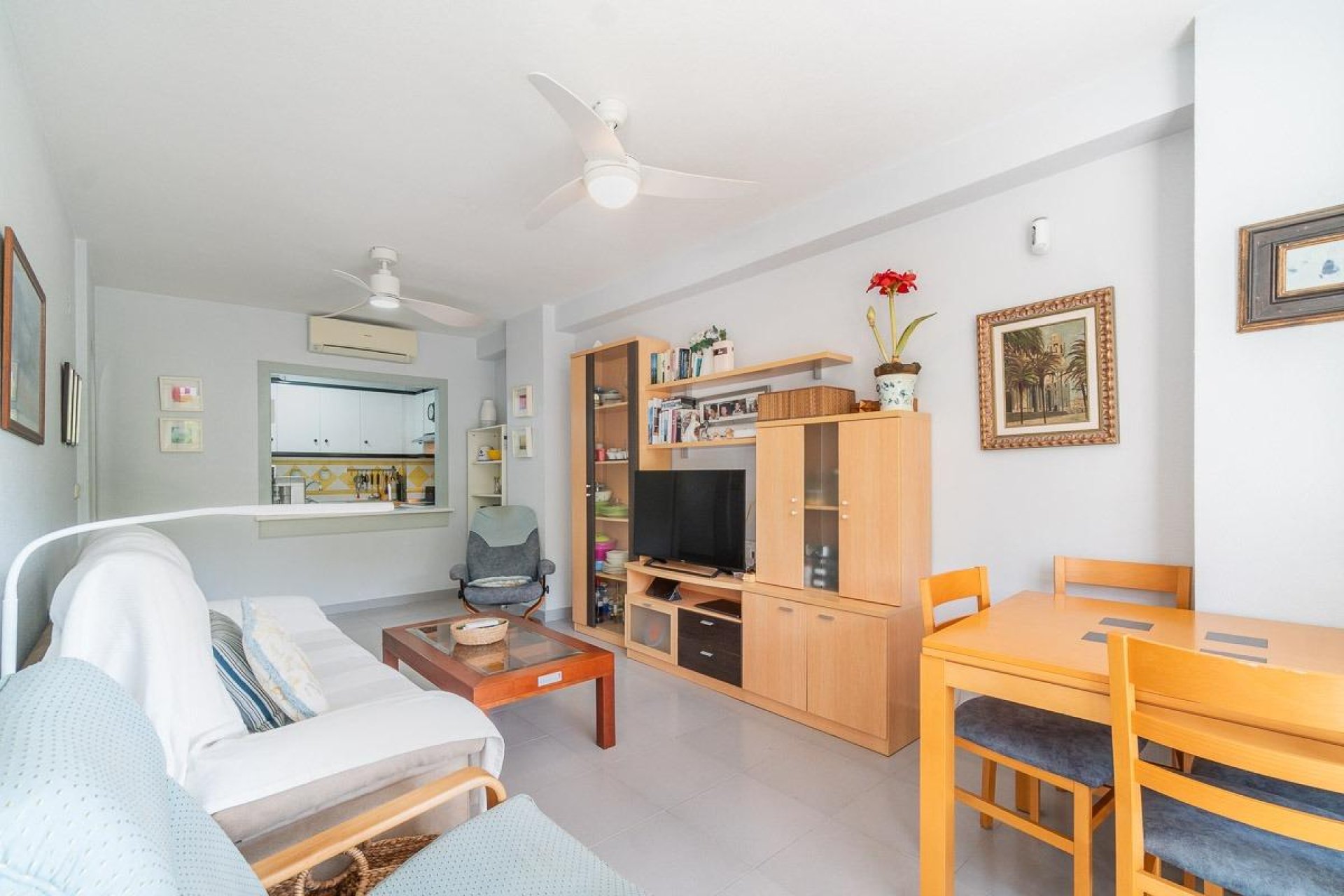 Resale - Apartment / Flat * - Orihuela Costa * - Campoamor *