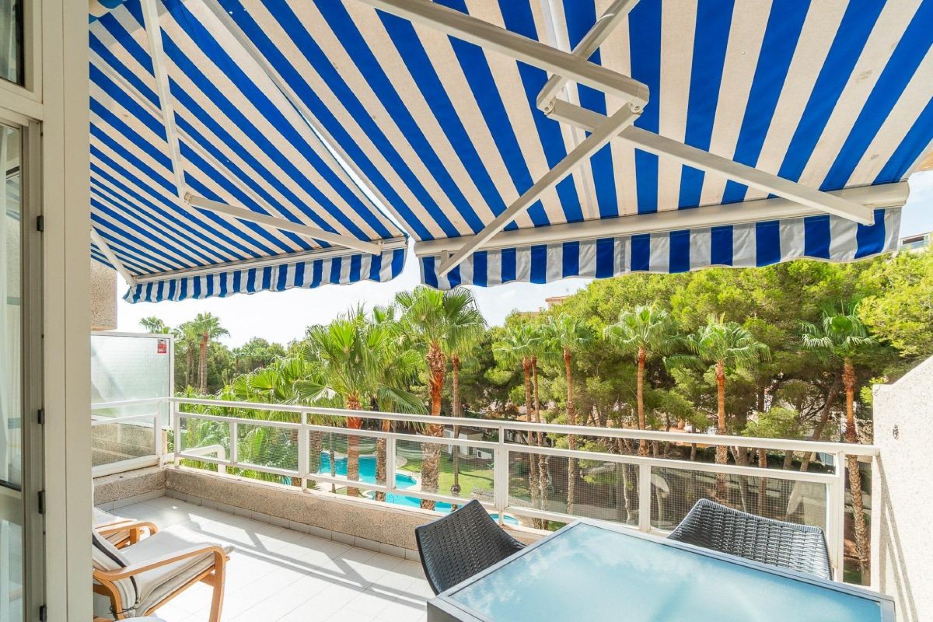 Resale - Apartment / Flat * - Orihuela Costa * - Campoamor *