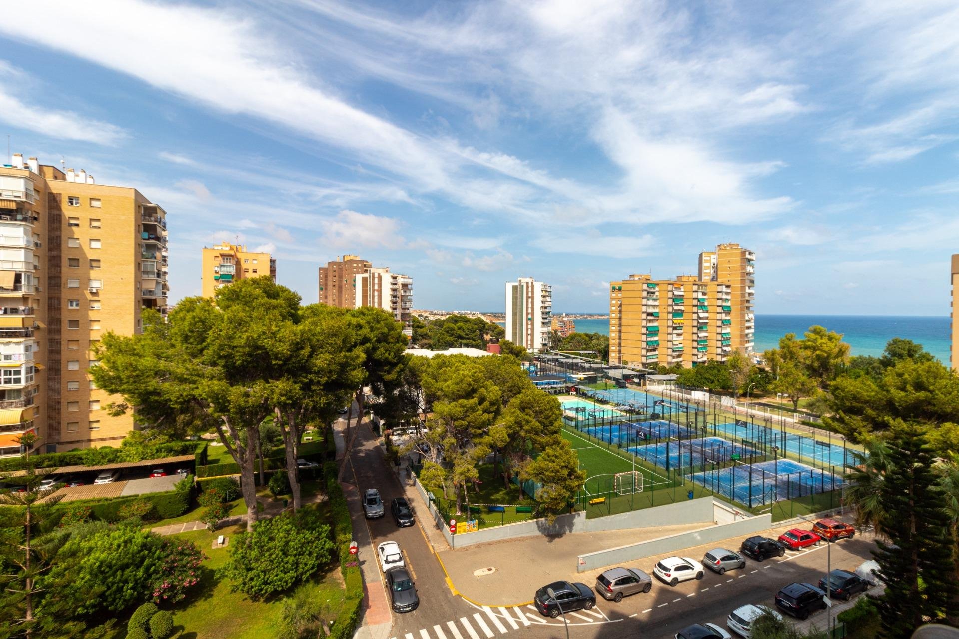 Resale - Apartment / Flat * - Orihuela Costa * - Campoamor *