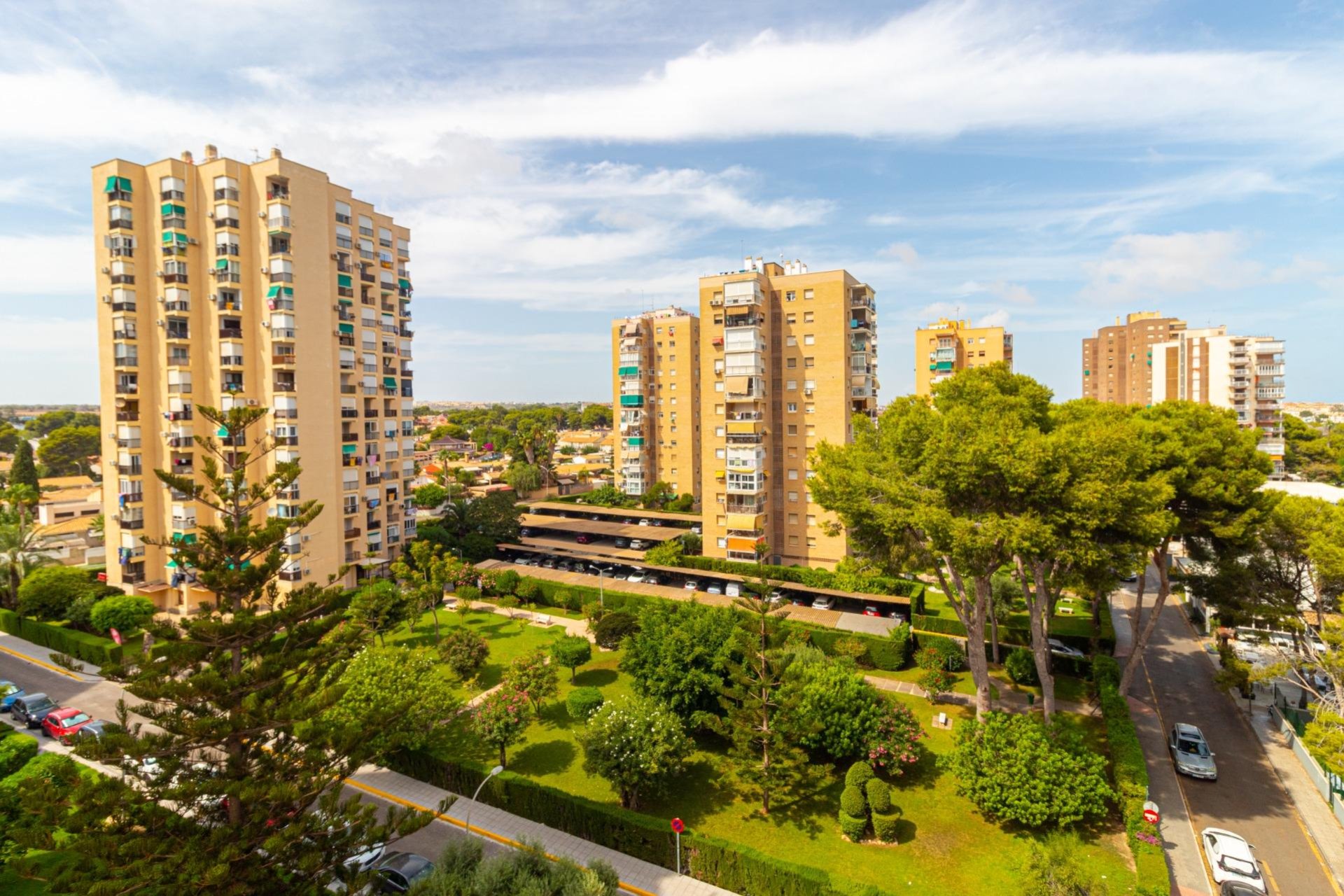 Resale - Apartment / Flat * - Orihuela Costa * - Campoamor *