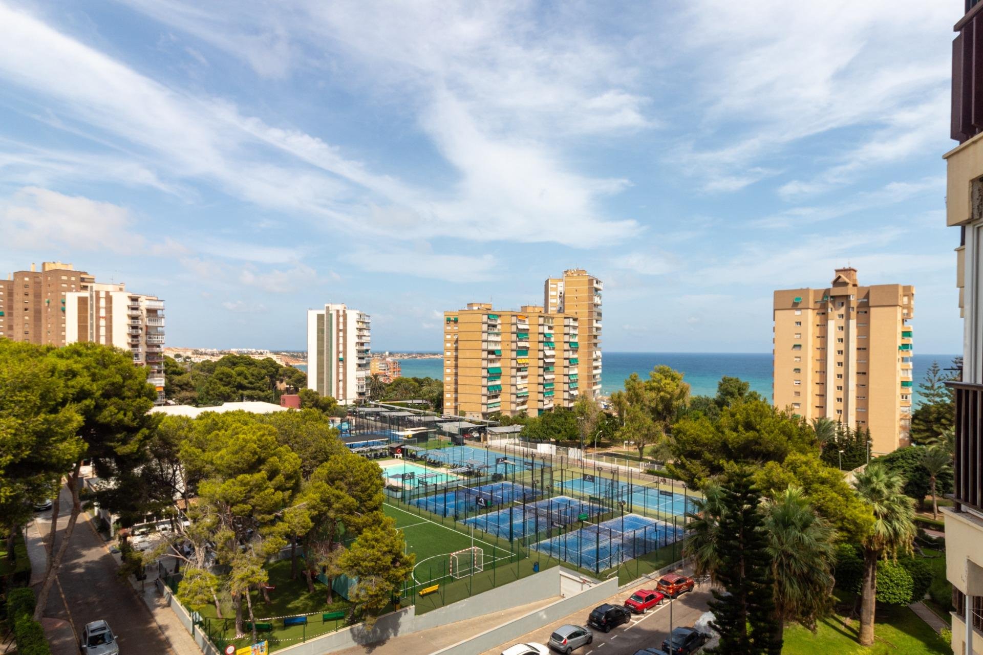 Resale - Apartment / Flat * - Orihuela Costa * - Campoamor *