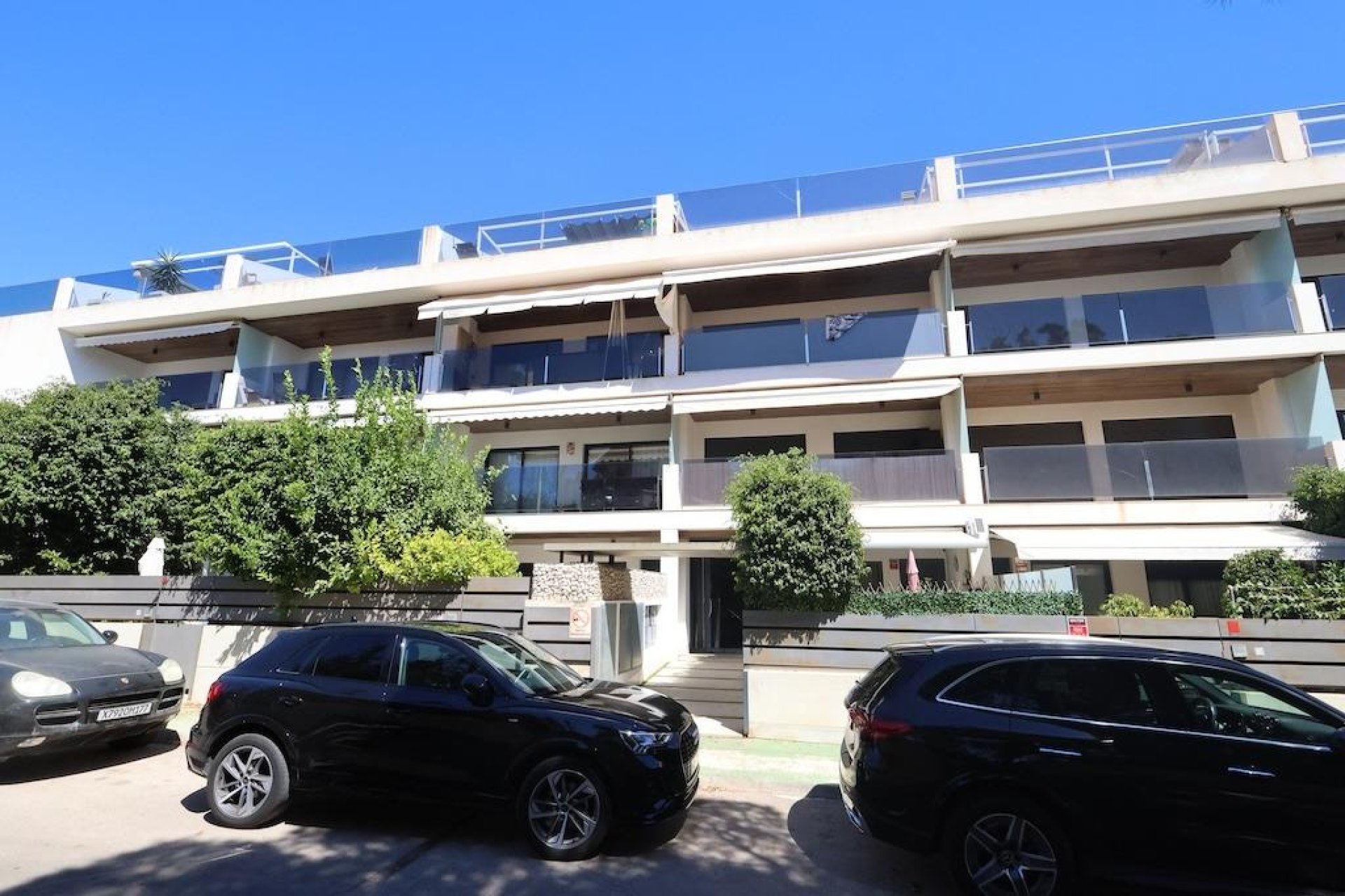 Resale - Apartment / Flat * - Orihuela Costa * - Campoamor *