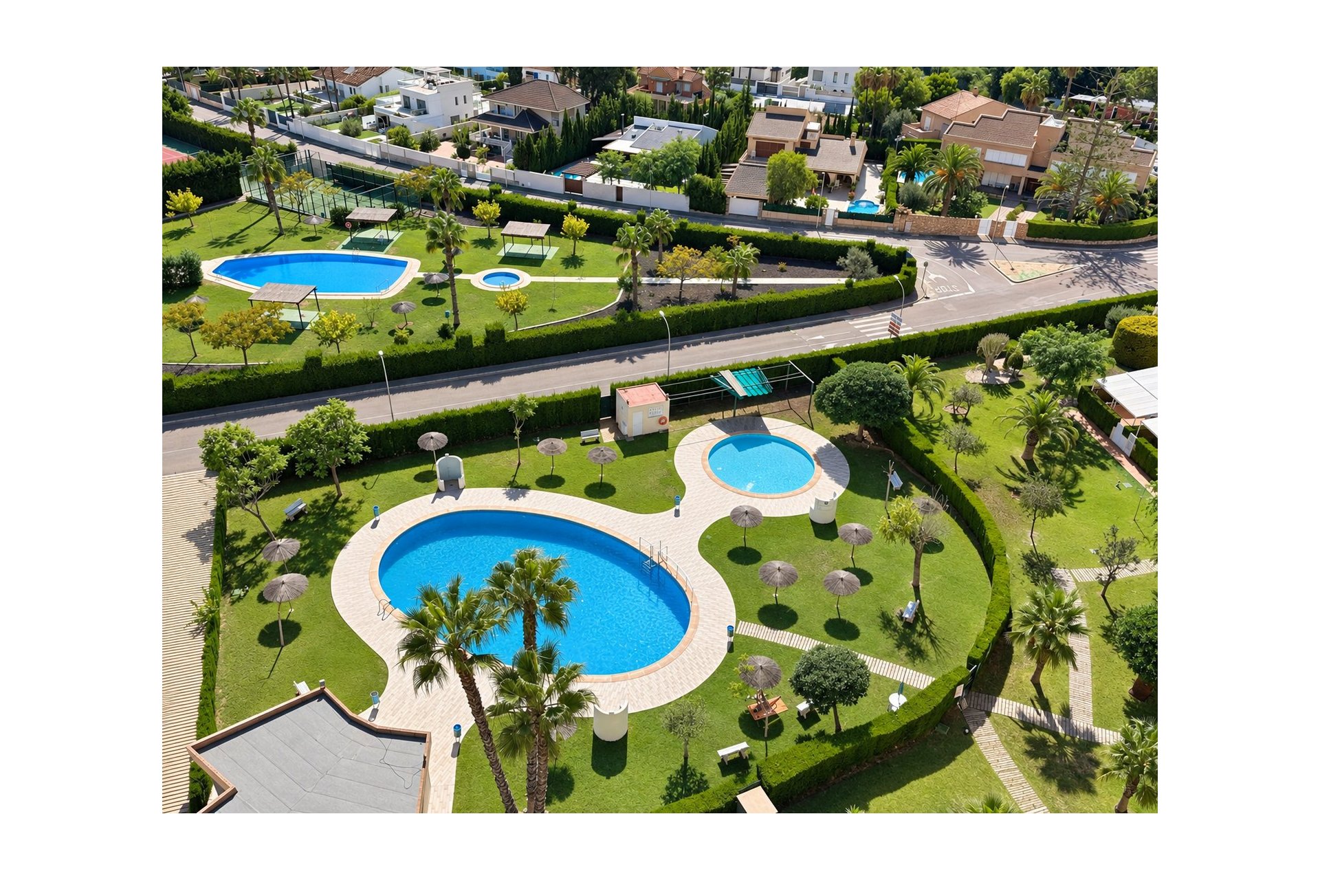 Resale - Apartment / Flat * - Orihuela Costa * - Campoamor *