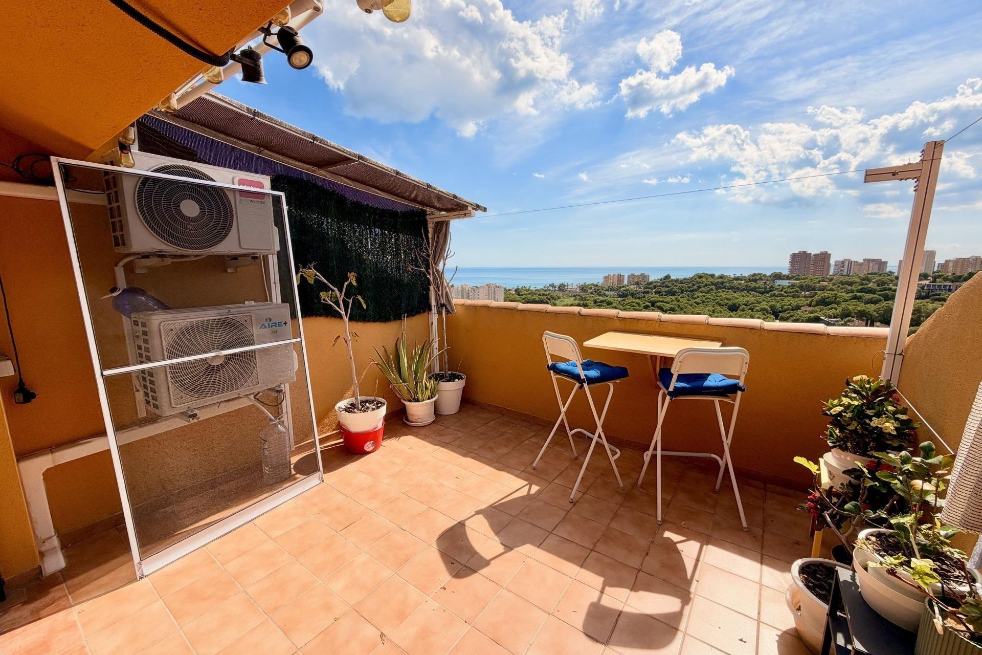 Resale - Apartment / Flat * - Orihuela Costa * - Campoamor *
