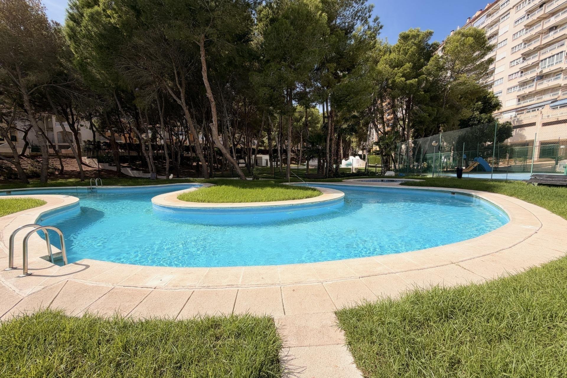Resale - Apartment / Flat * - Orihuela Costa * - Campoamor *