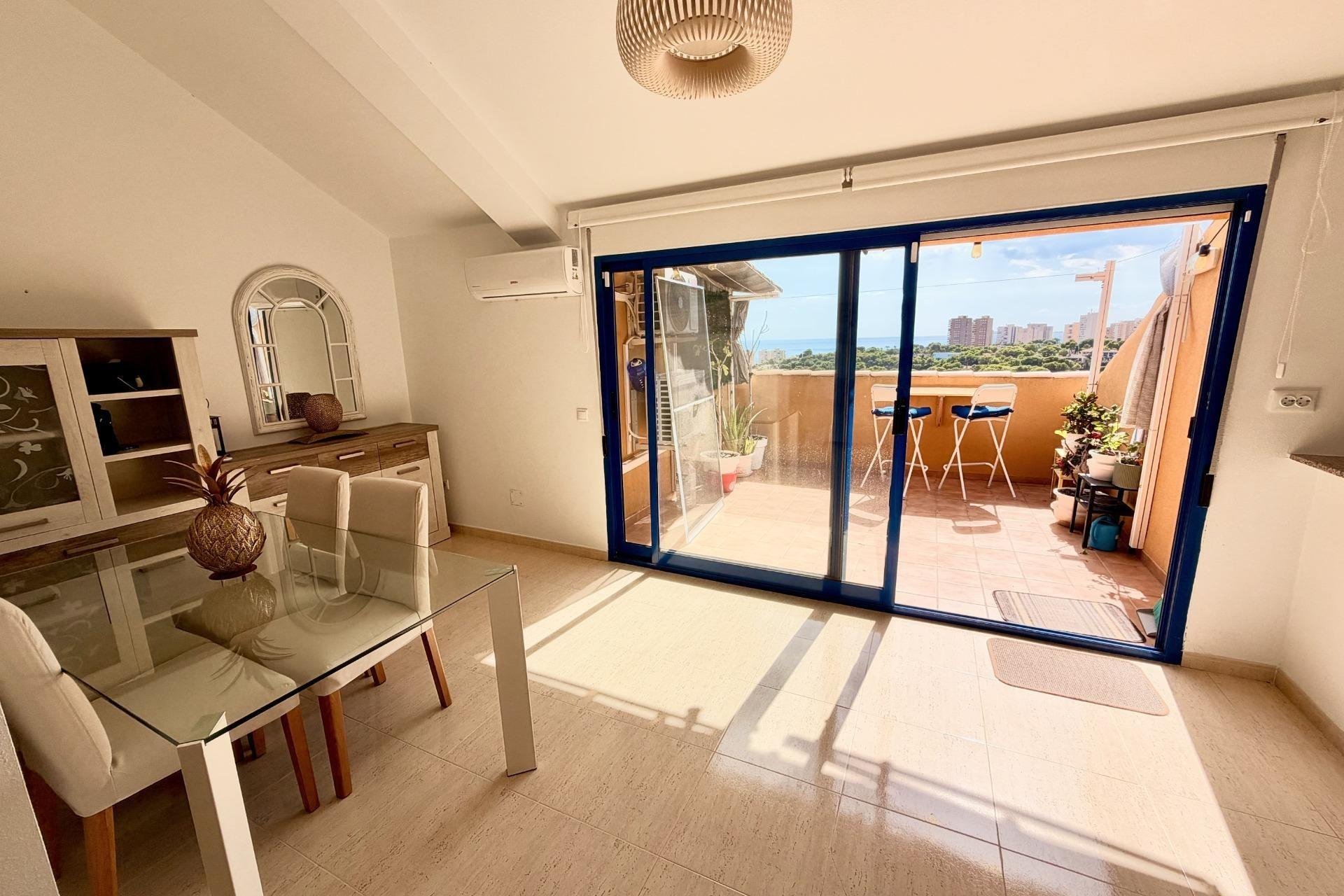 Resale - Apartment / Flat * - Orihuela Costa * - Campoamor *