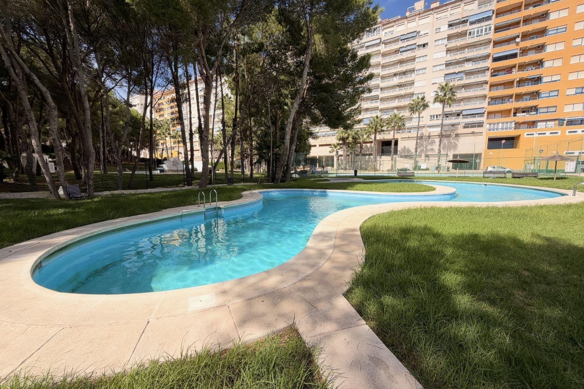 Resale - Apartment / Flat * - Orihuela Costa * - Campoamor *