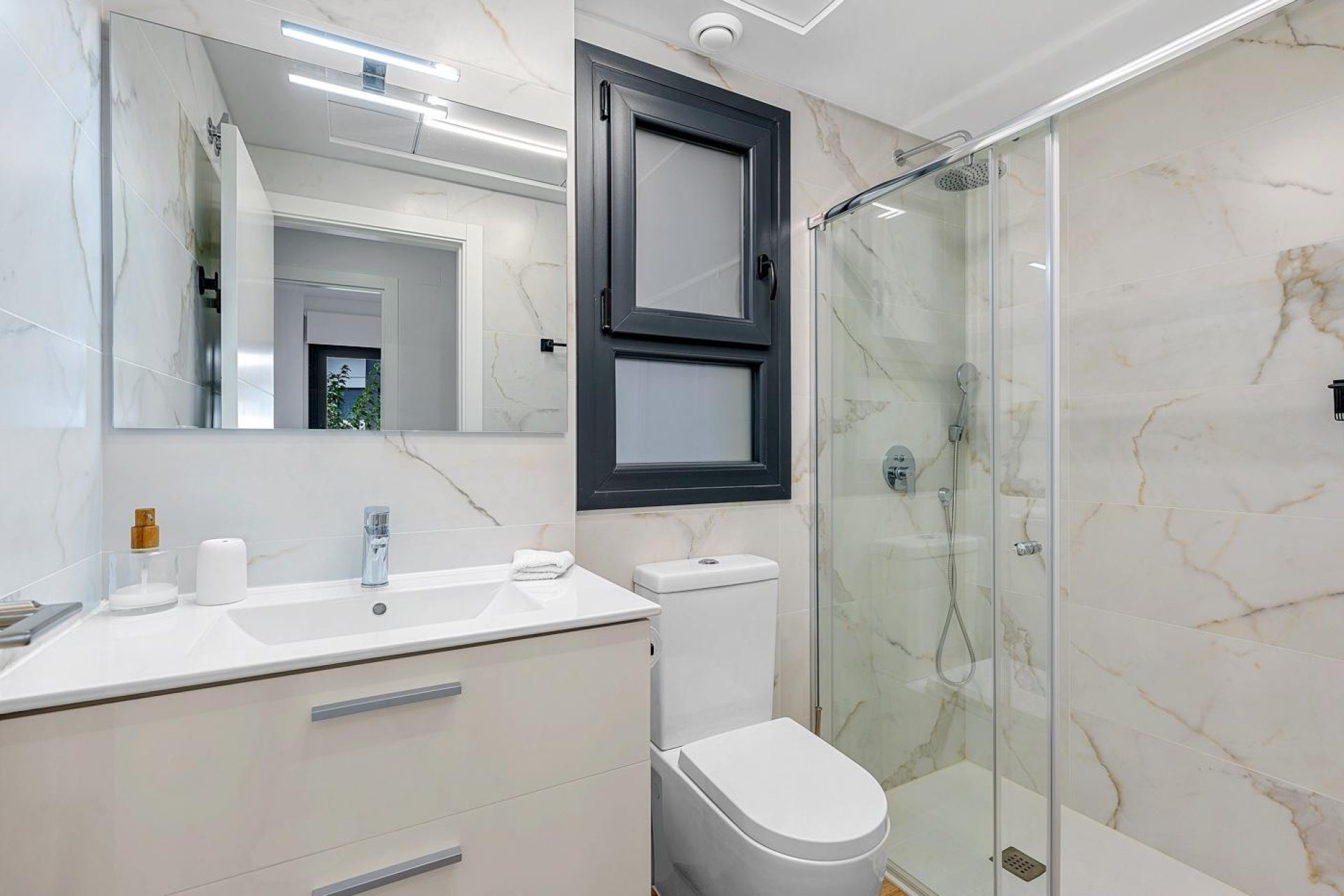 Resale - Apartment / Flat * - Orihuela Costa - Costa Blanca