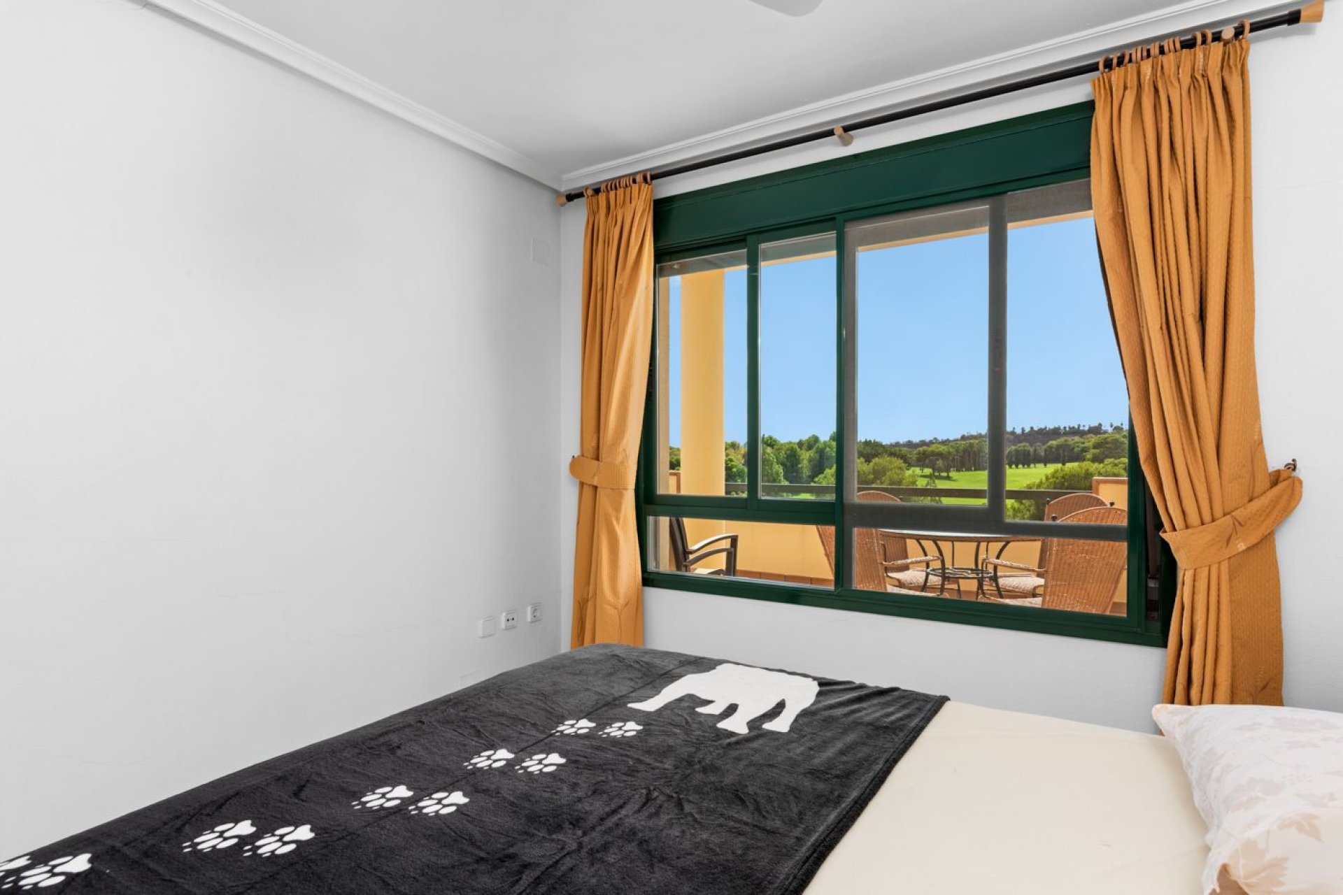 Resale - Apartment / Flat * - Orihuela Costa - Dehesa de campoamor *