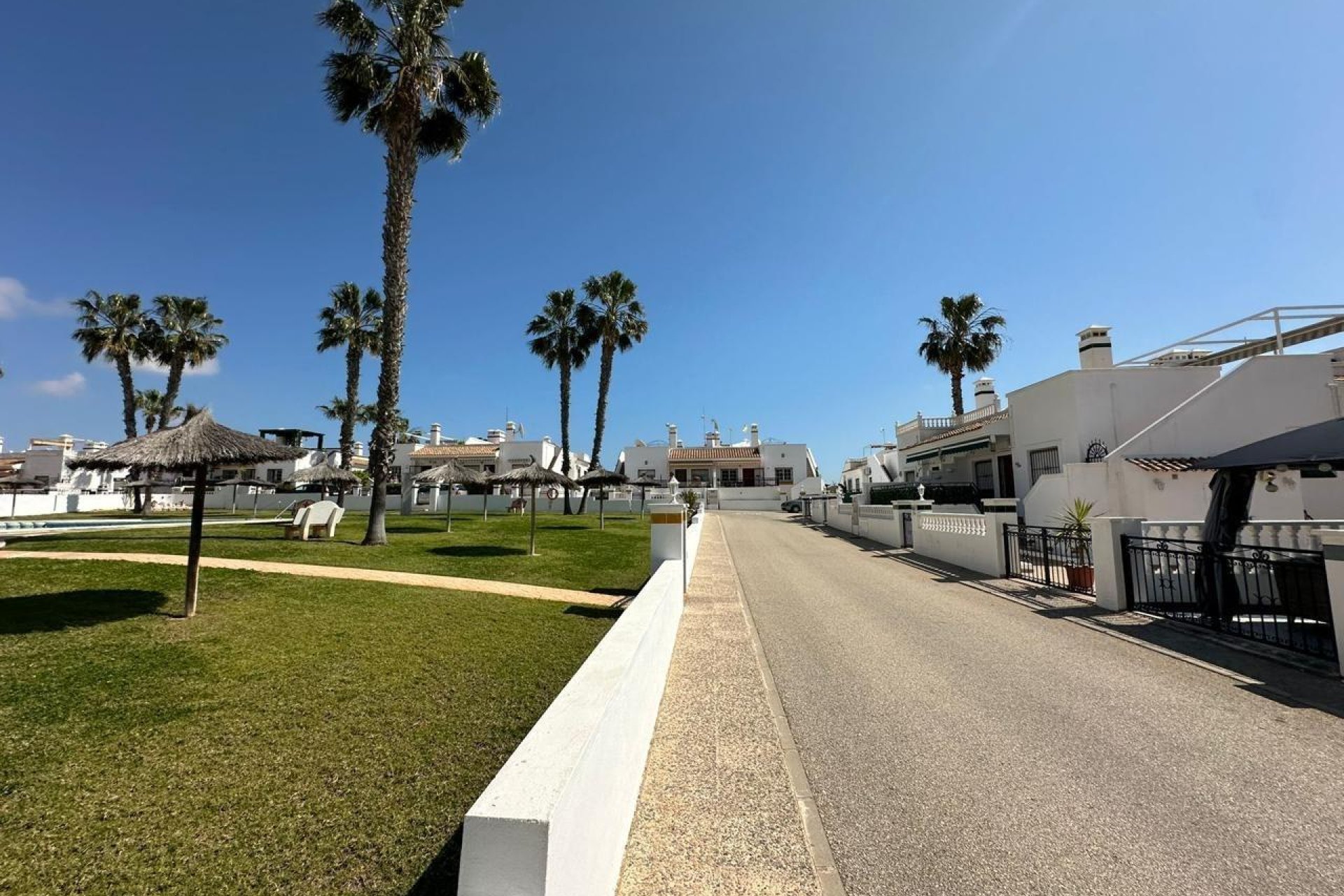 Resale - Apartment / Flat * - Orihuela Costa * - La Chismosa