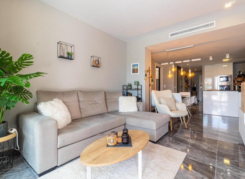 Resale - Apartment / Flat * - Orihuela Costa - La Florida *