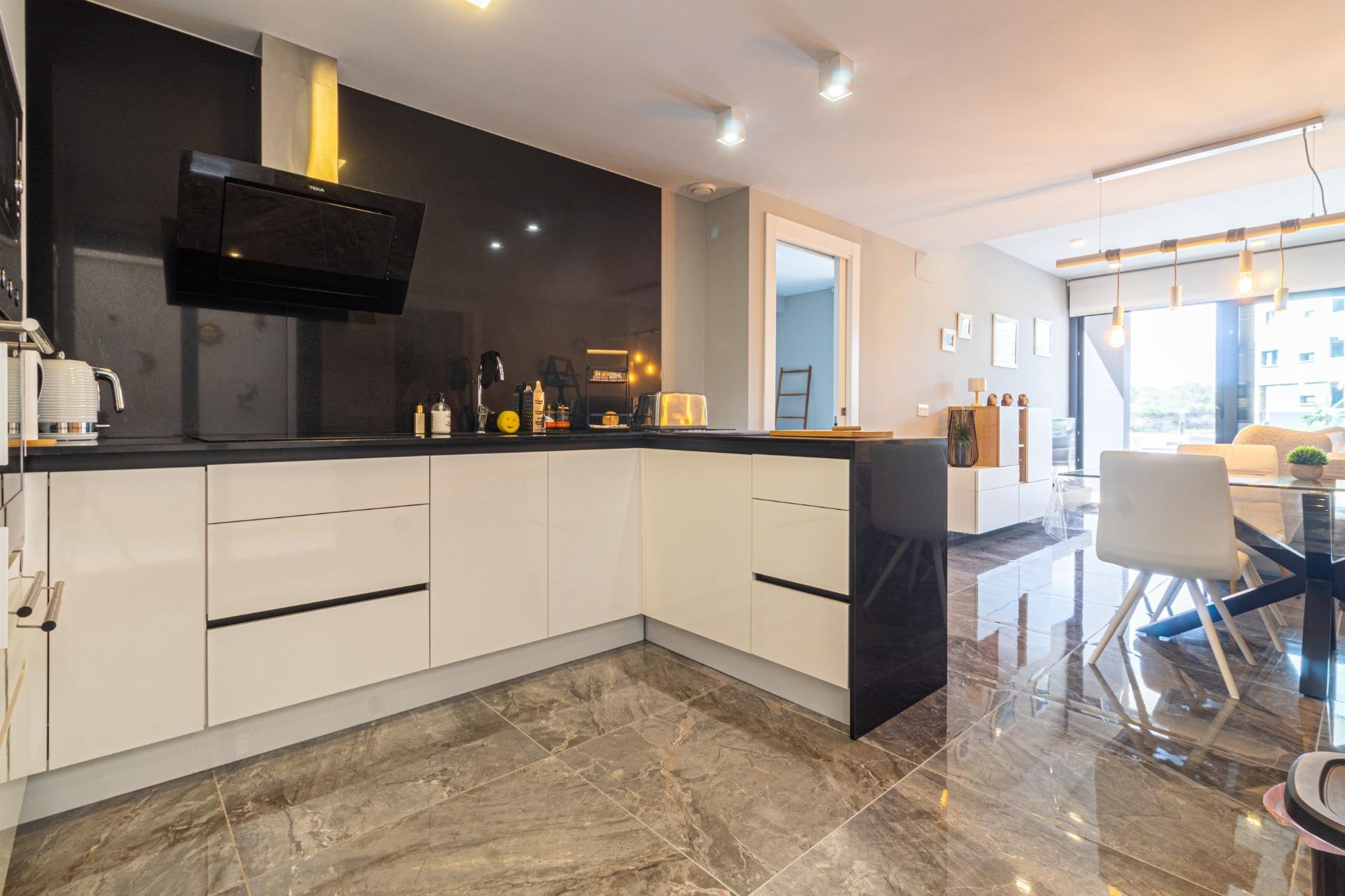 Resale - Apartment / Flat * - Orihuela Costa - La Florida *