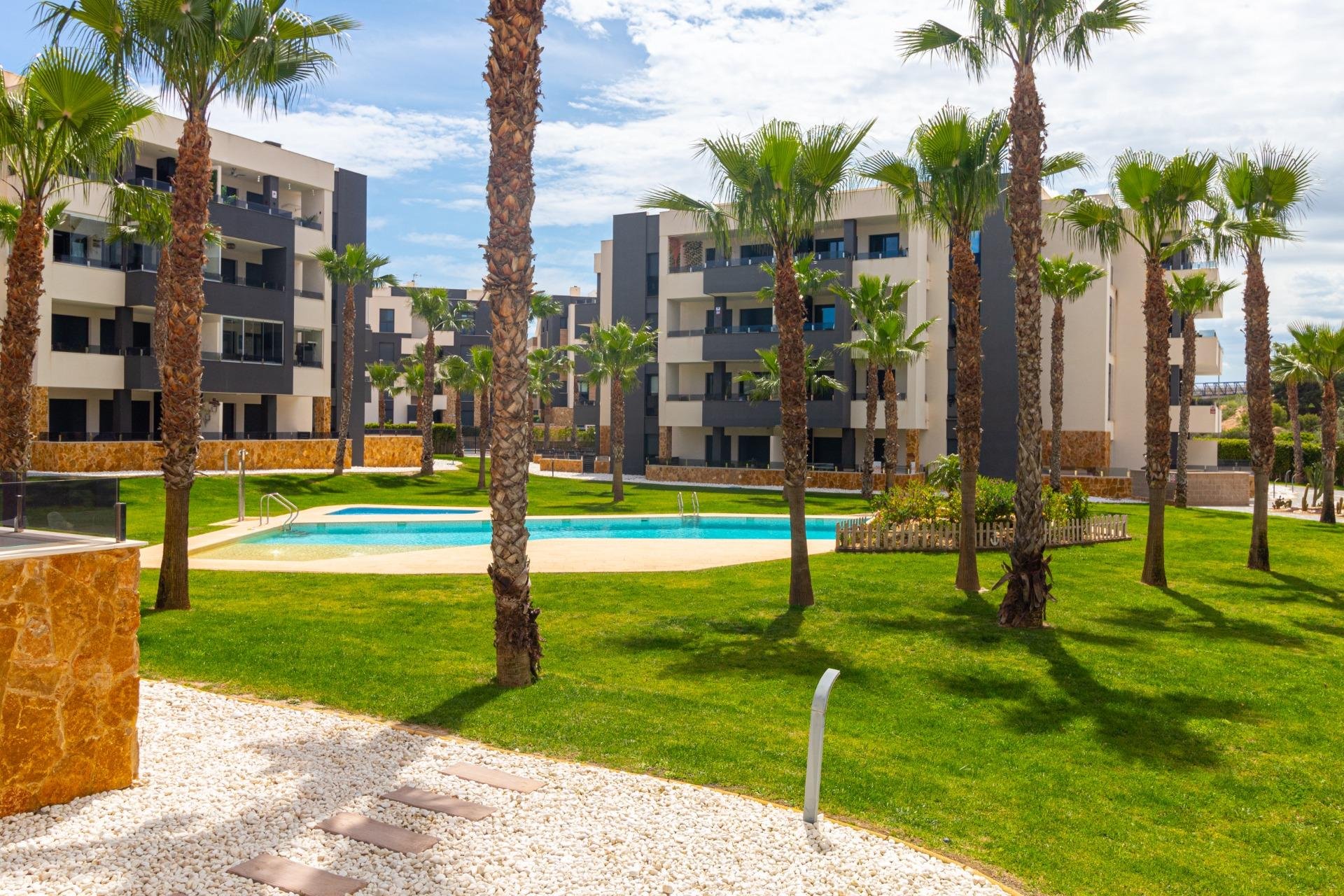 Resale - Apartment / Flat * - Orihuela Costa - La Florida *