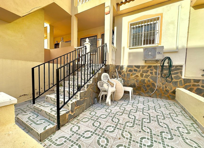 Resale - Apartment / Flat * - Orihuela Costa * - La Florida *