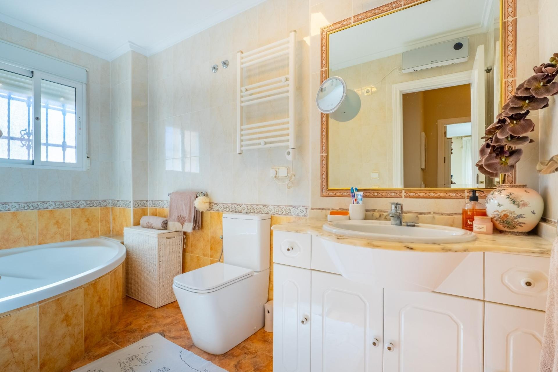 Resale - Apartment / Flat * - Orihuela Costa * - La Regia *