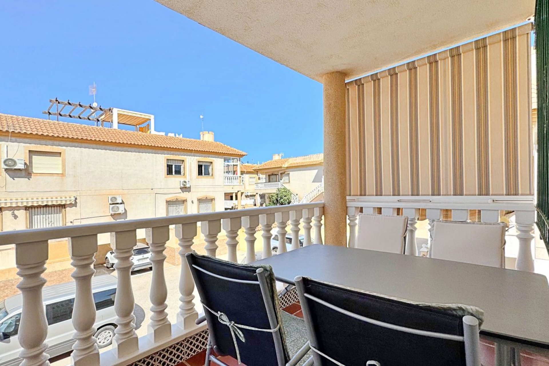 Resale - Apartment / Flat * - Orihuela Costa - La Zenia *