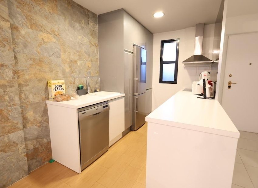 Resale - Apartment / Flat * - Orihuela Costa * - La Zenia *