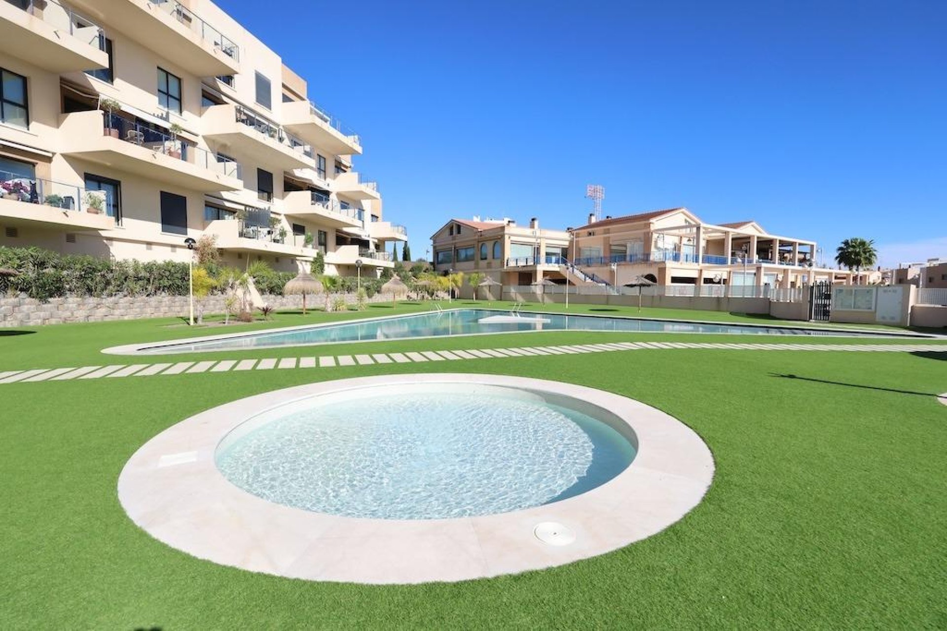 Resale - Apartment / Flat * - Orihuela Costa * - La Zenia *