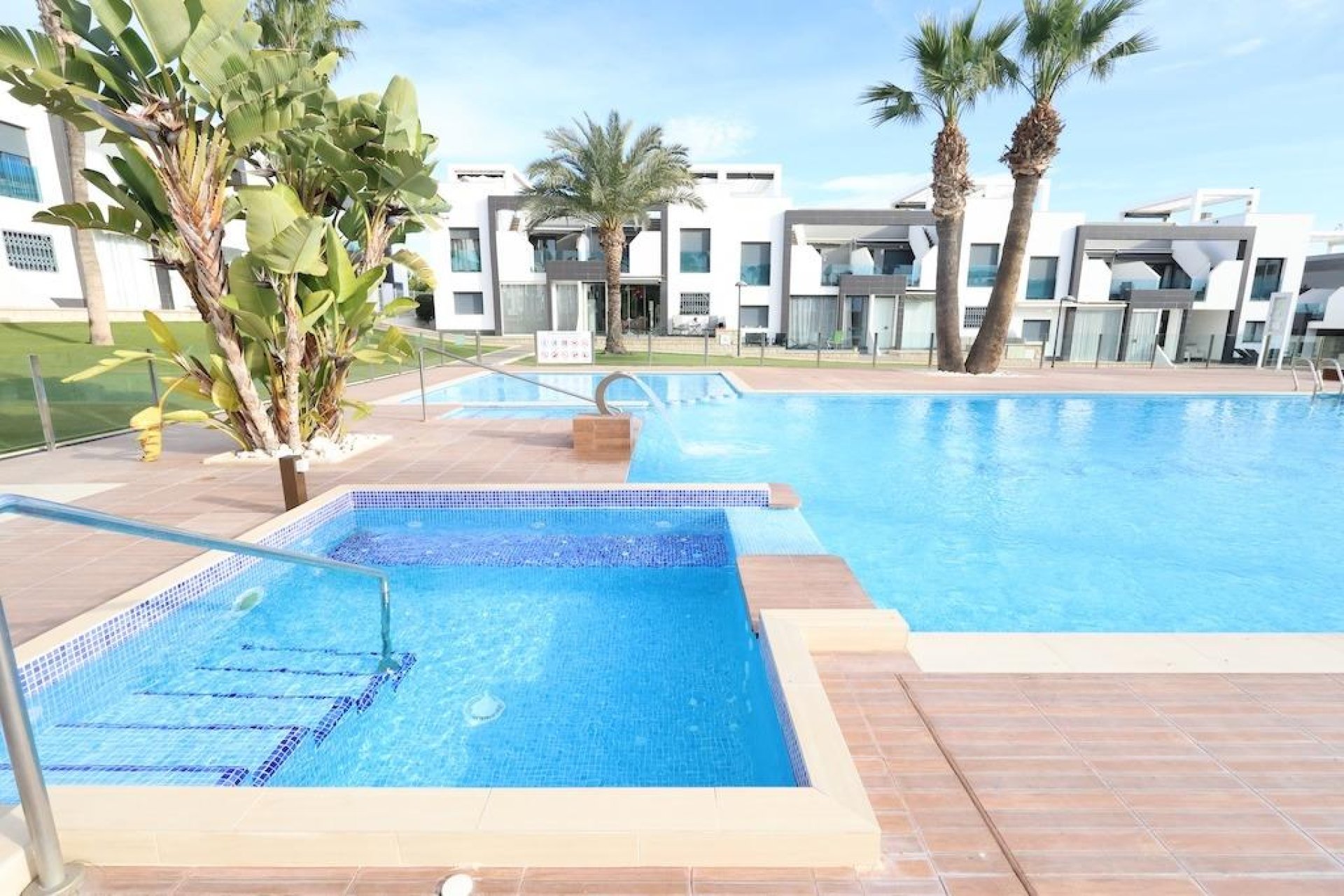 Resale - Apartment / Flat * - Orihuela Costa * - La Zenia *