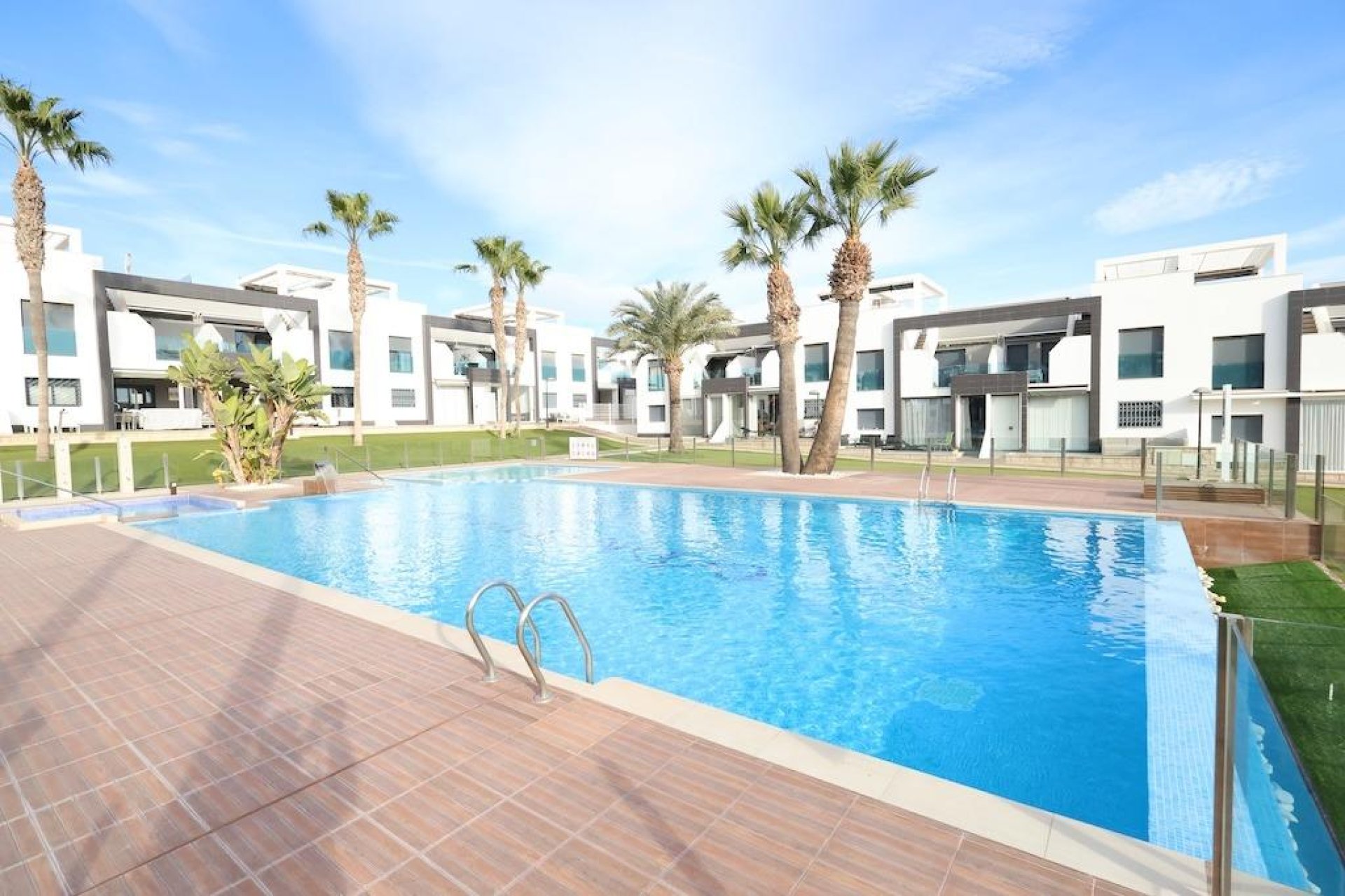 Resale - Apartment / Flat * - Orihuela Costa * - La Zenia *