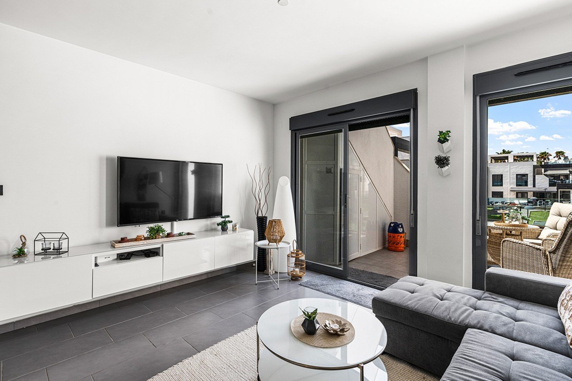 Resale - Apartment / Flat * - Orihuela Costa * - La Zenia *