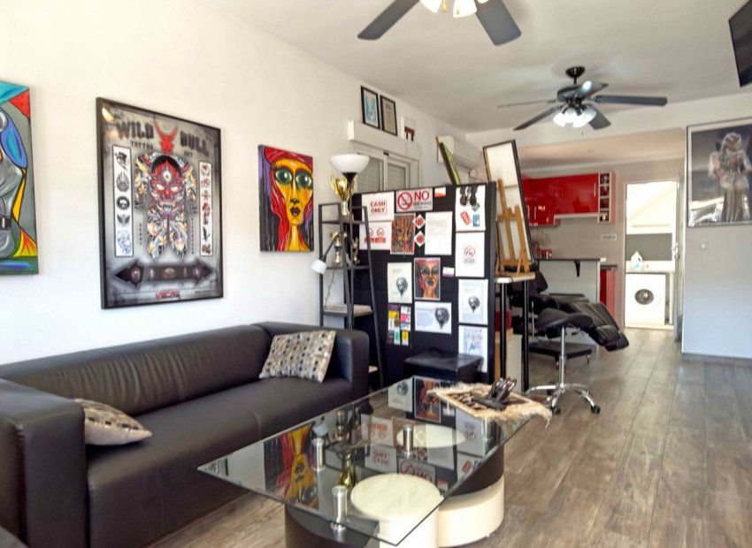 Resale - Apartment / Flat * - Orihuela Costa * - La Zenia *