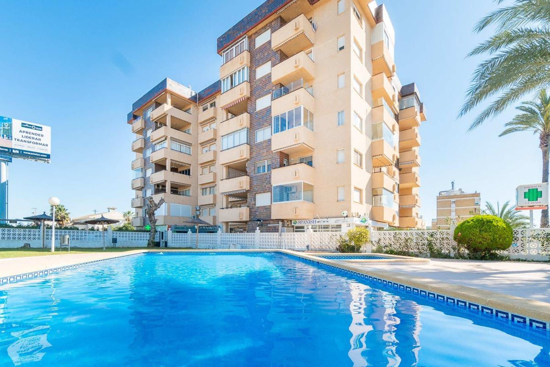 Resale - Apartment / Flat * - Orihuela Costa * - La Zenia *