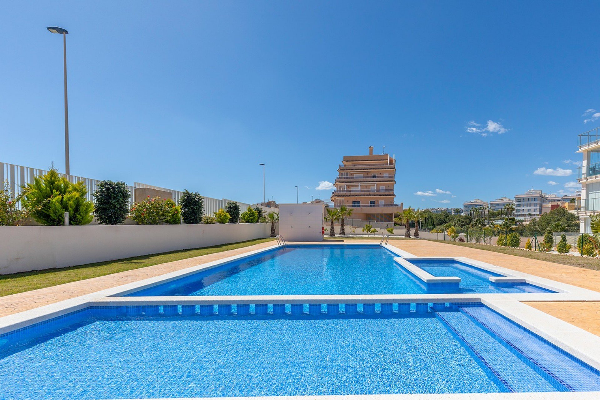 Resale - Apartment / Flat * - Orihuela Costa * - La Zenia *