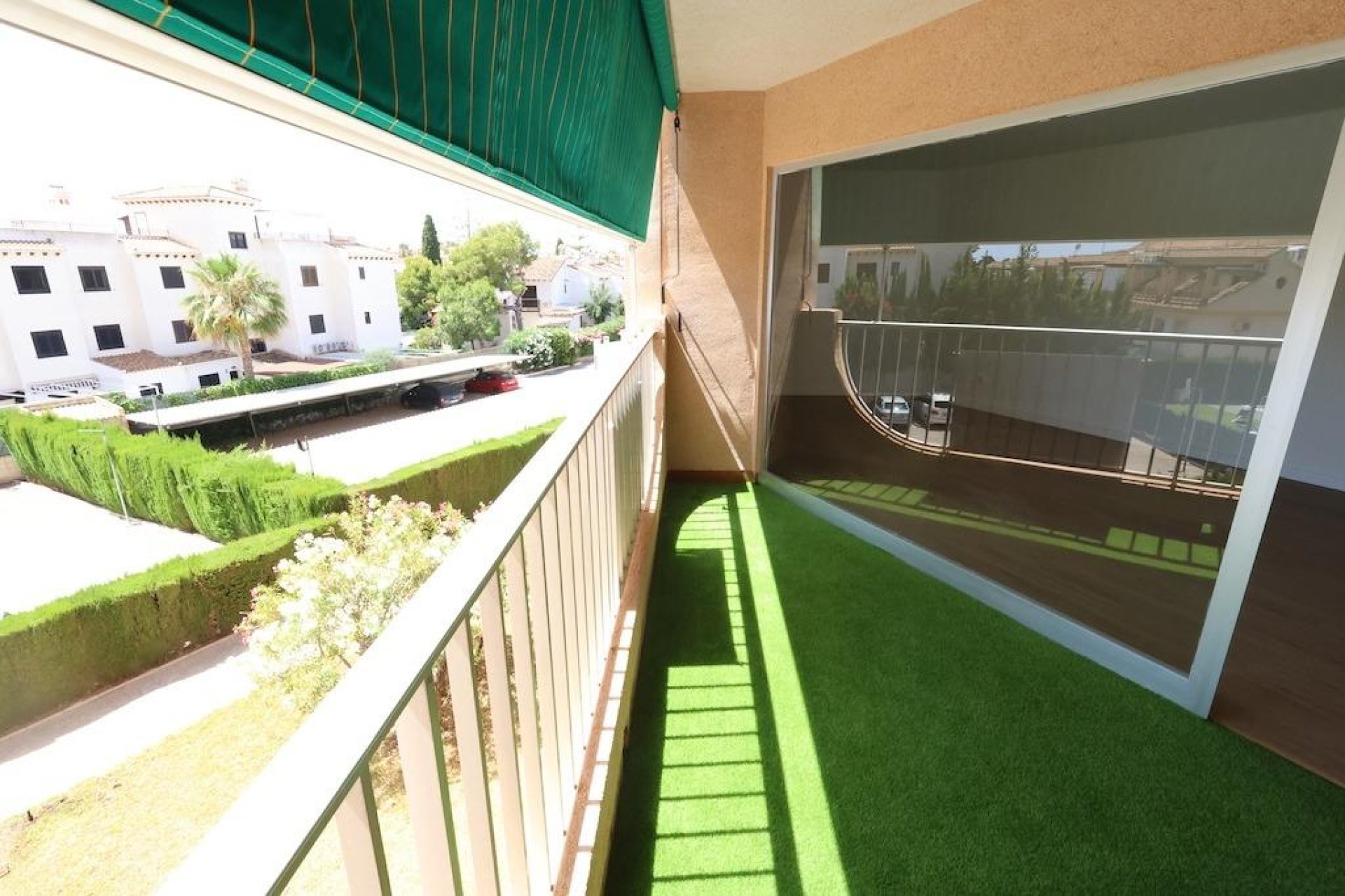 Resale - Apartment / Flat * - Orihuela Costa * - La Zenia *