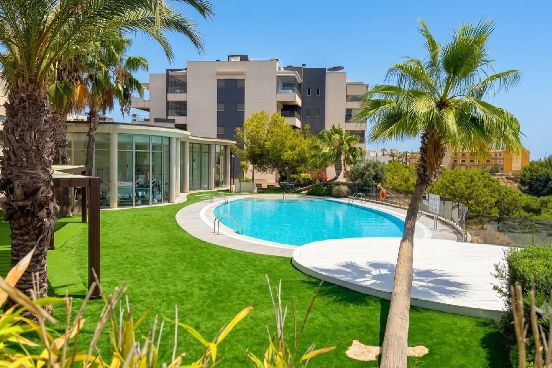 Resale - Apartment / Flat * - Orihuela Costa * - La Zenia *