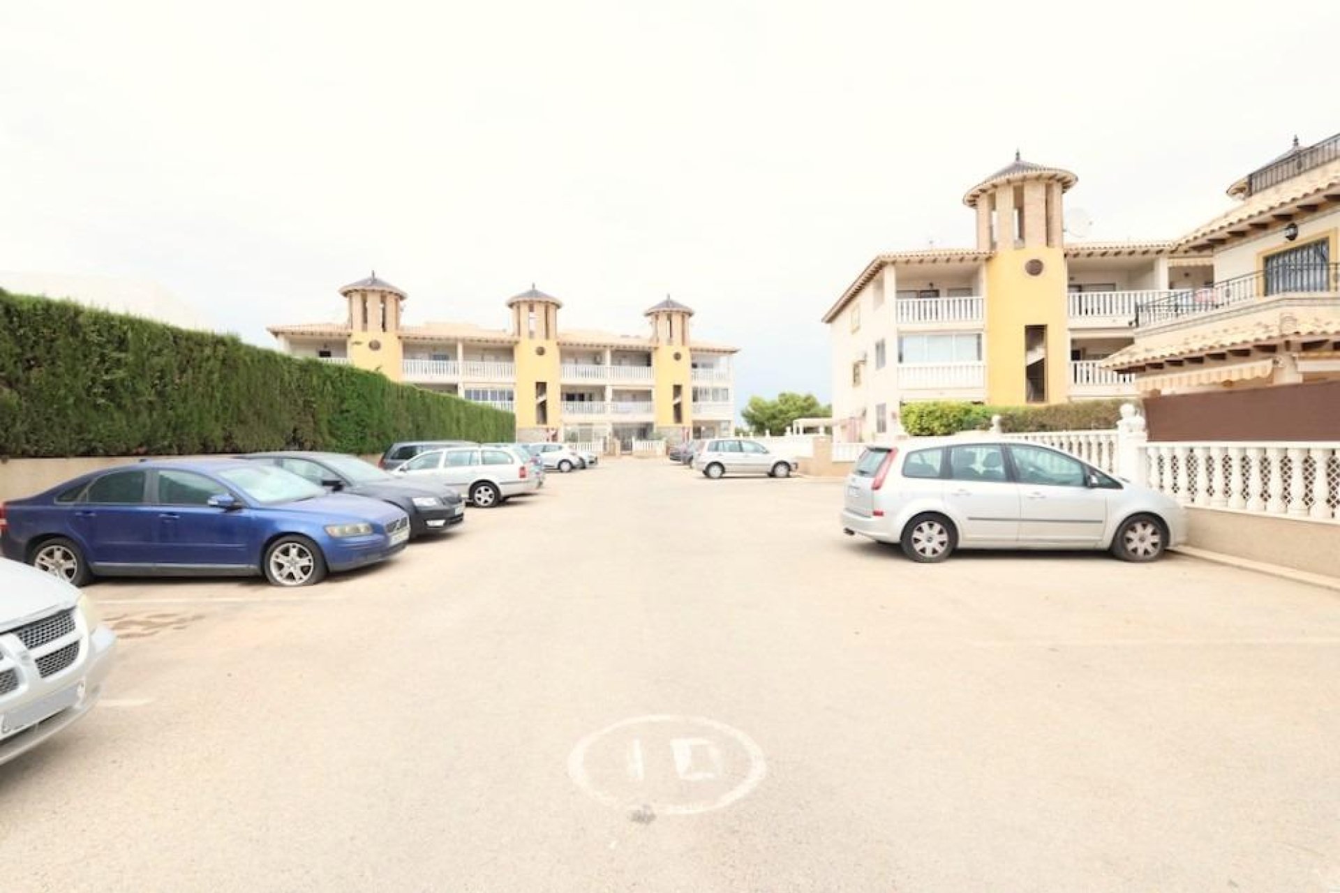 Resale - Apartment / Flat * - Orihuela Costa * - La Zenia *