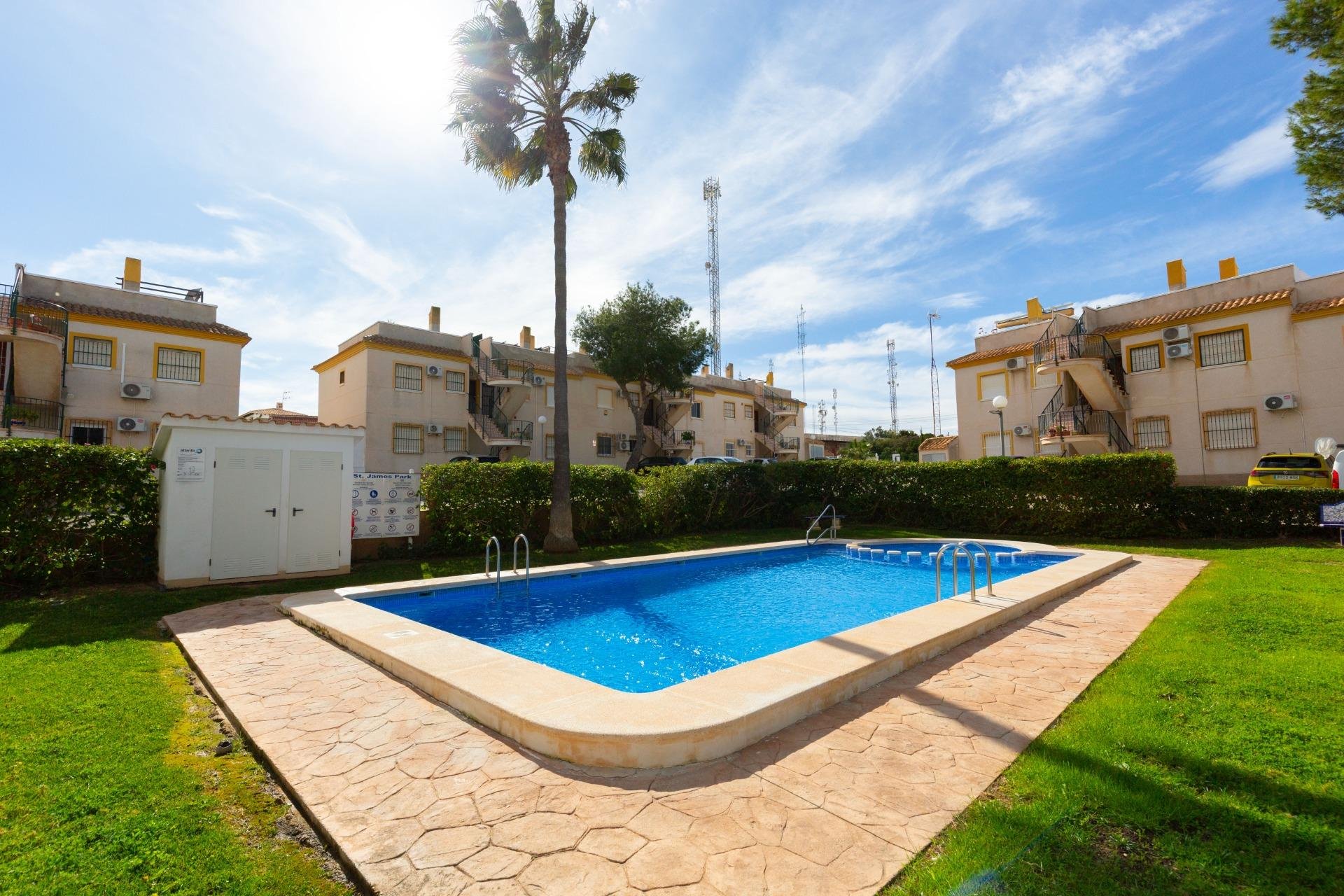 Resale - Apartment / Flat * - Orihuela Costa * - Las Filipinas *