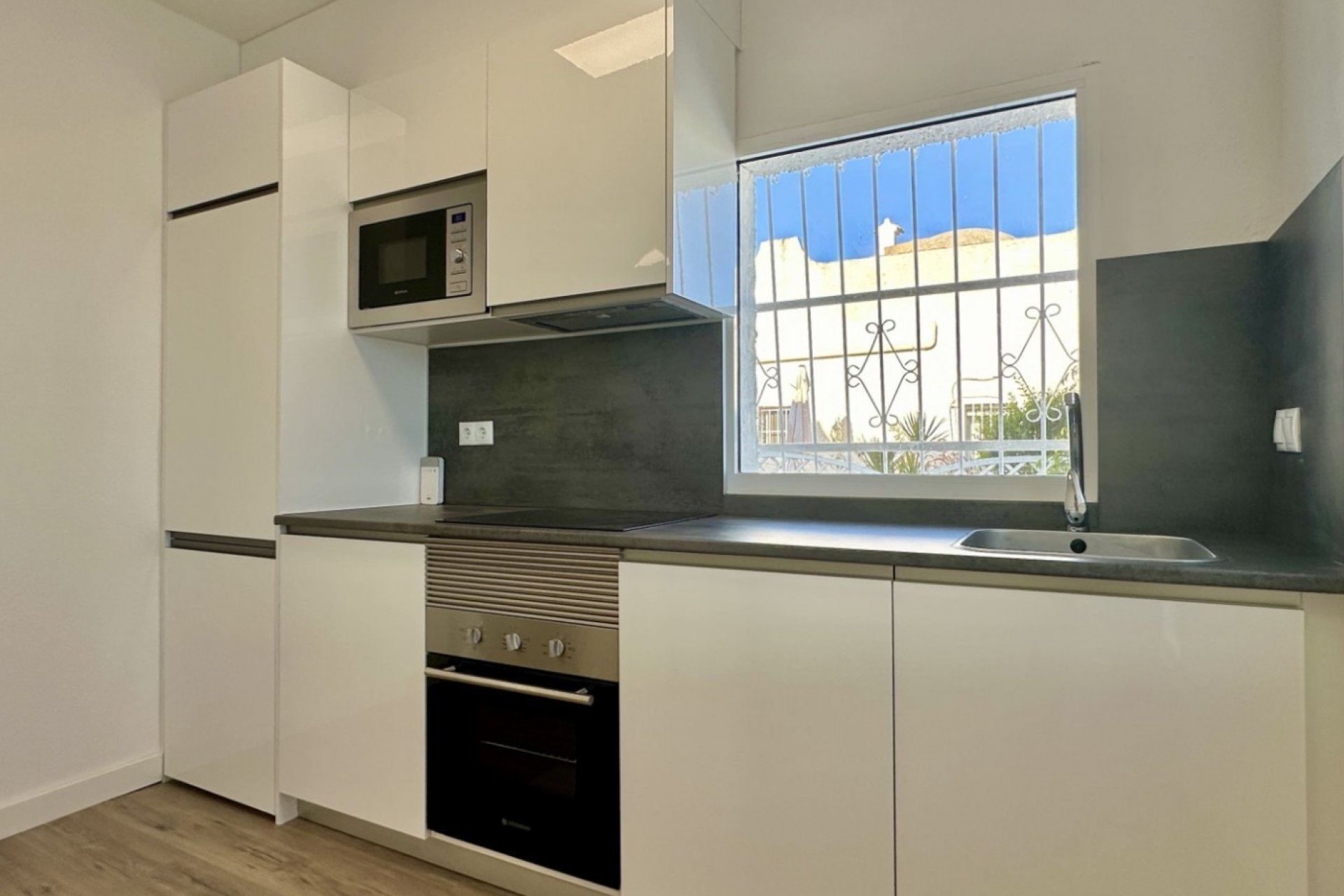 Resale - Apartment / Flat * - Orihuela Costa * - Las Filipinas