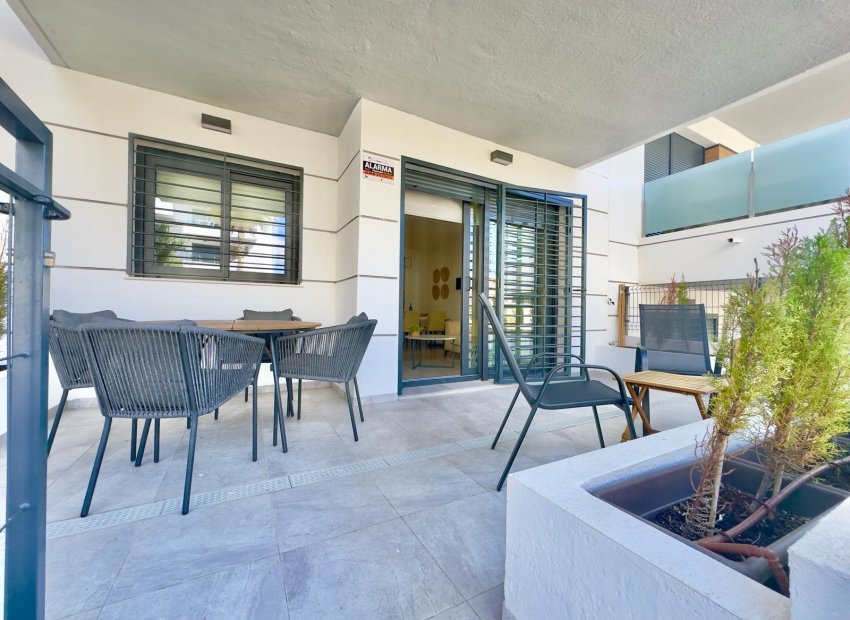 Resale - Apartment / Flat * - Orihuela Costa * - Las Filipinas *
